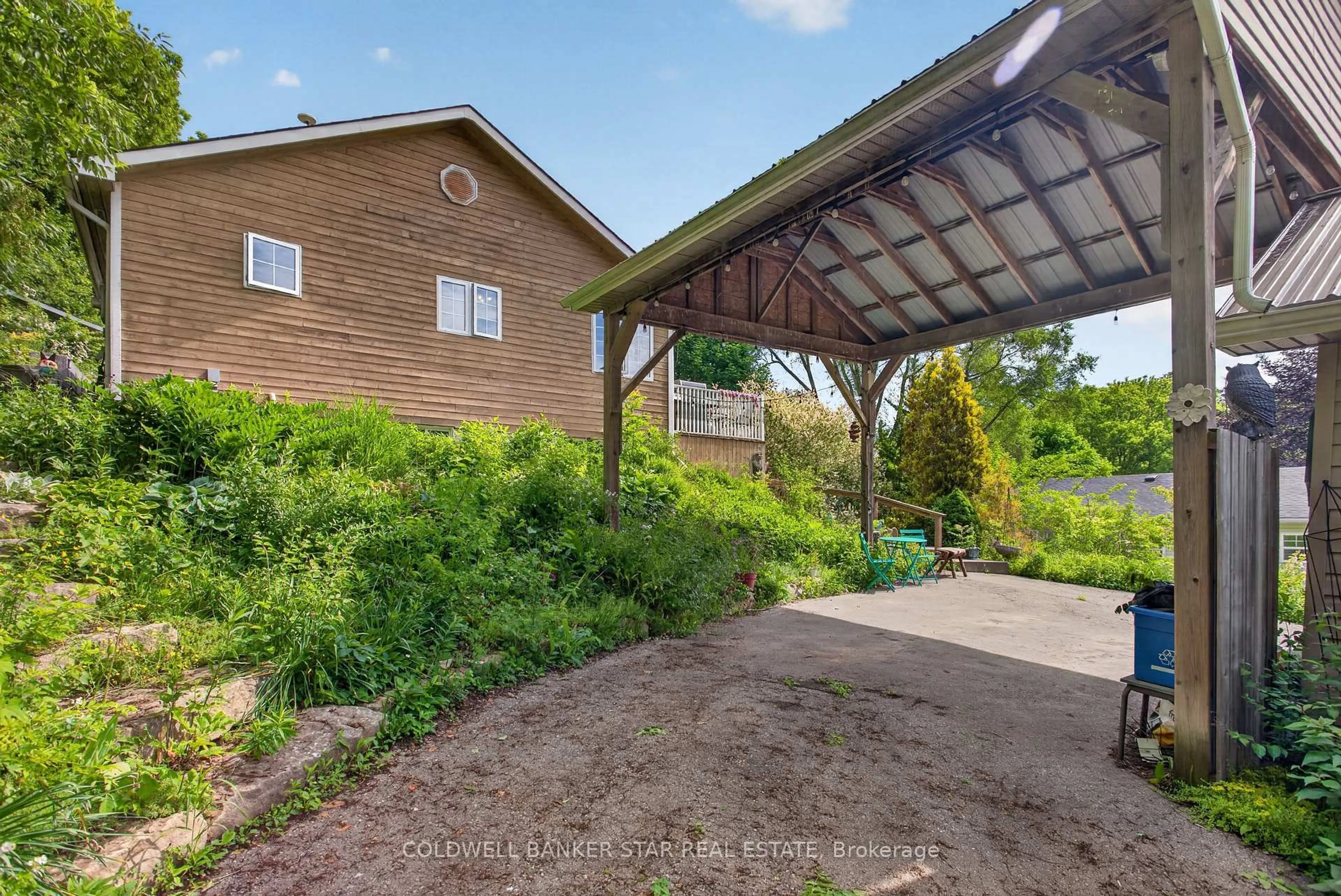 A pic from outside/outdoor area/front of a property/back of a property/a pic from drone, mountain view for 48238 Rush Creek Line, Malahide Ontario N5H 2R2