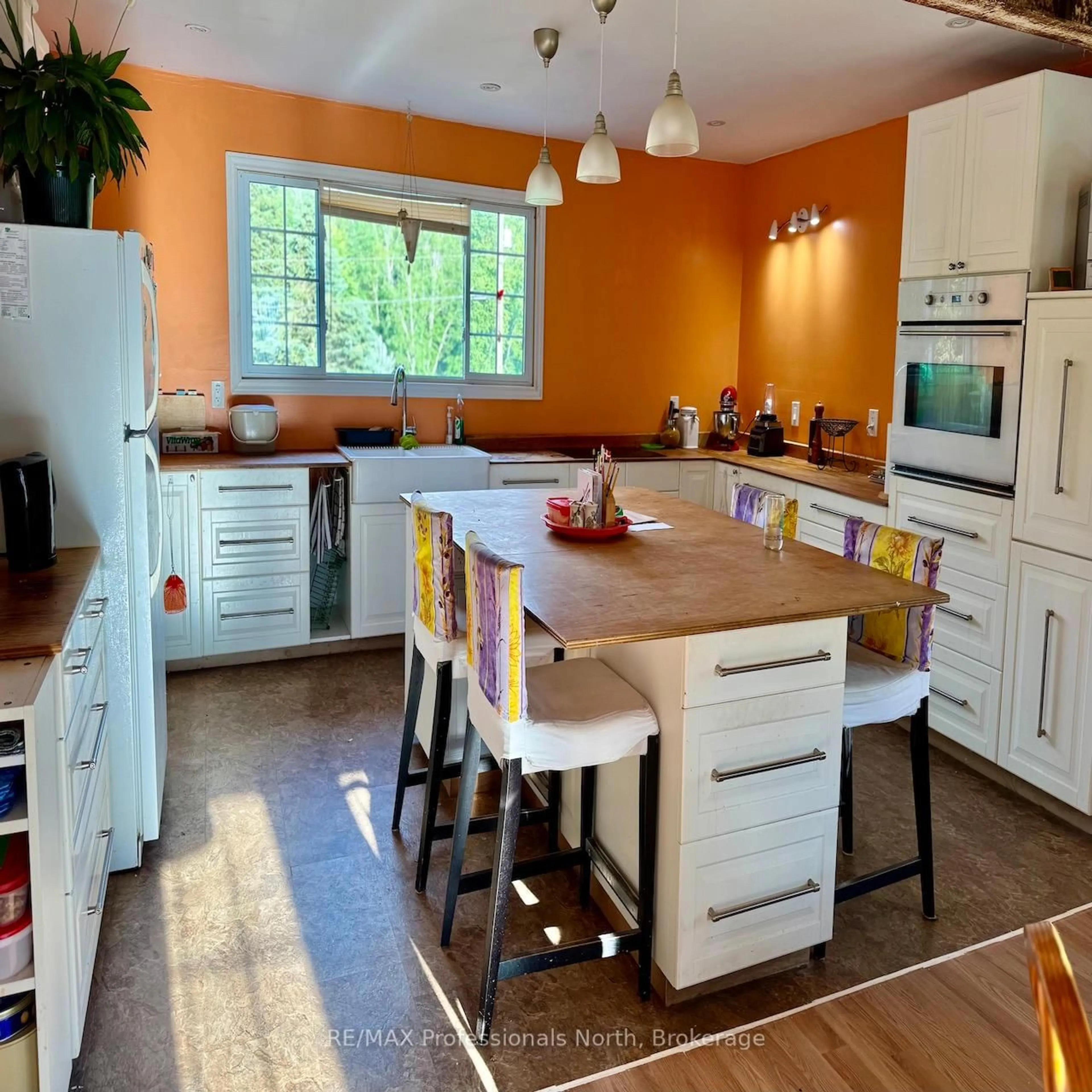 Open concept kitchen, unknown for 7057 County Road 503, Minden Hills Ontario K0M 2A1