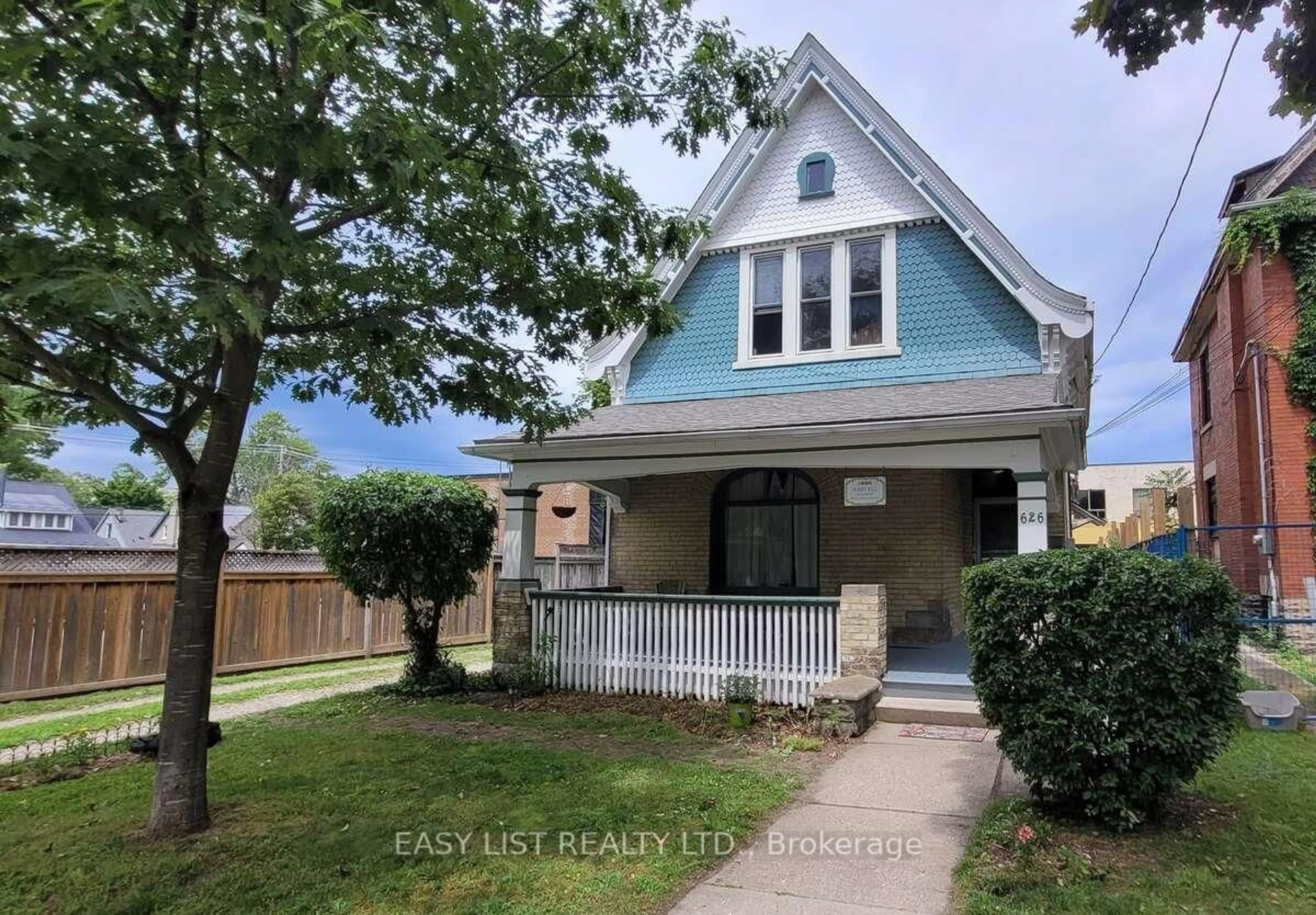 Home with vinyl exterior material, street for 626 Lorne Ave, London East Ontario N5W 3K5