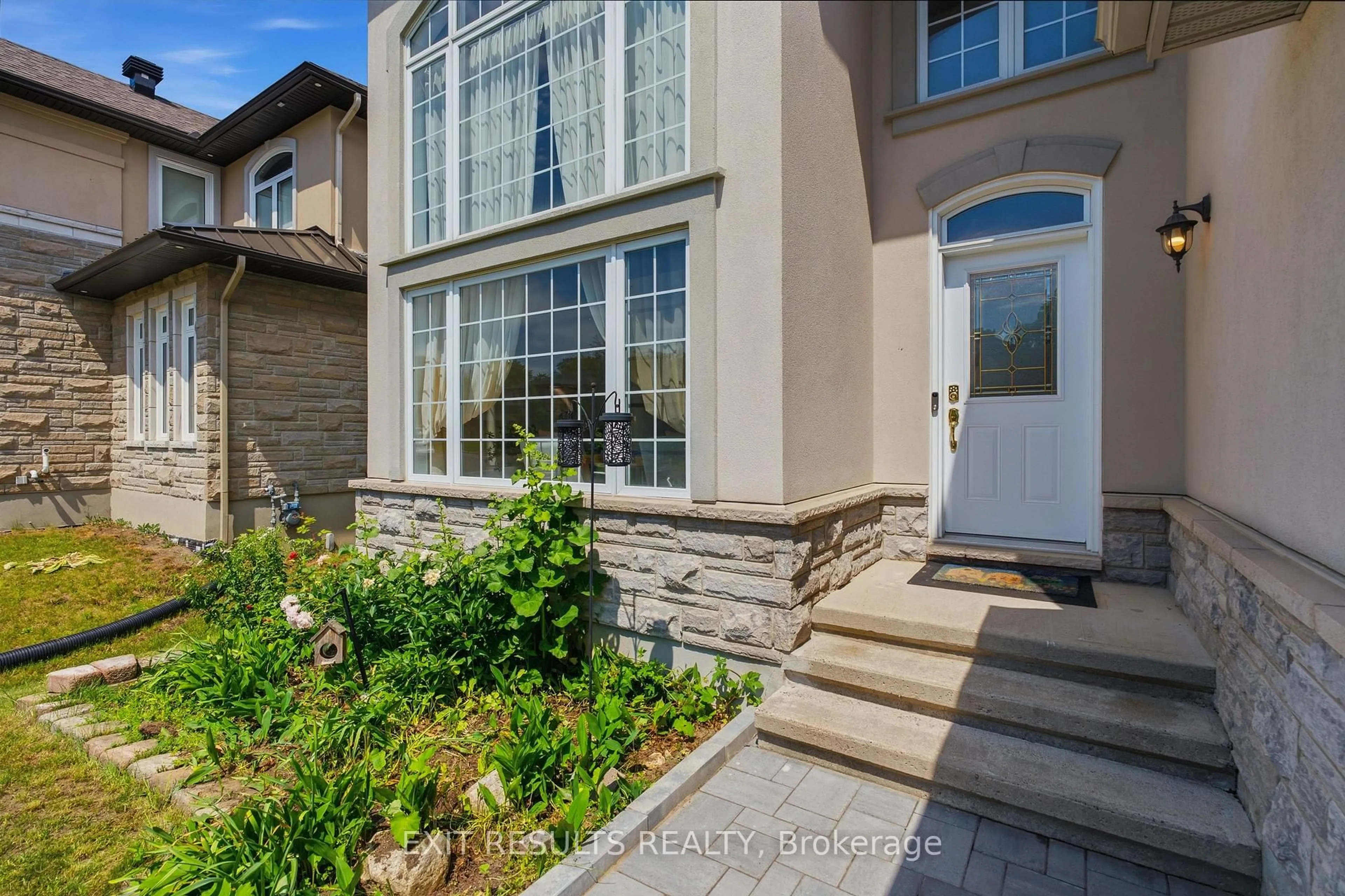 Unknown for 5B KEMP Dr, Ottawa Ontario K1T 3W9