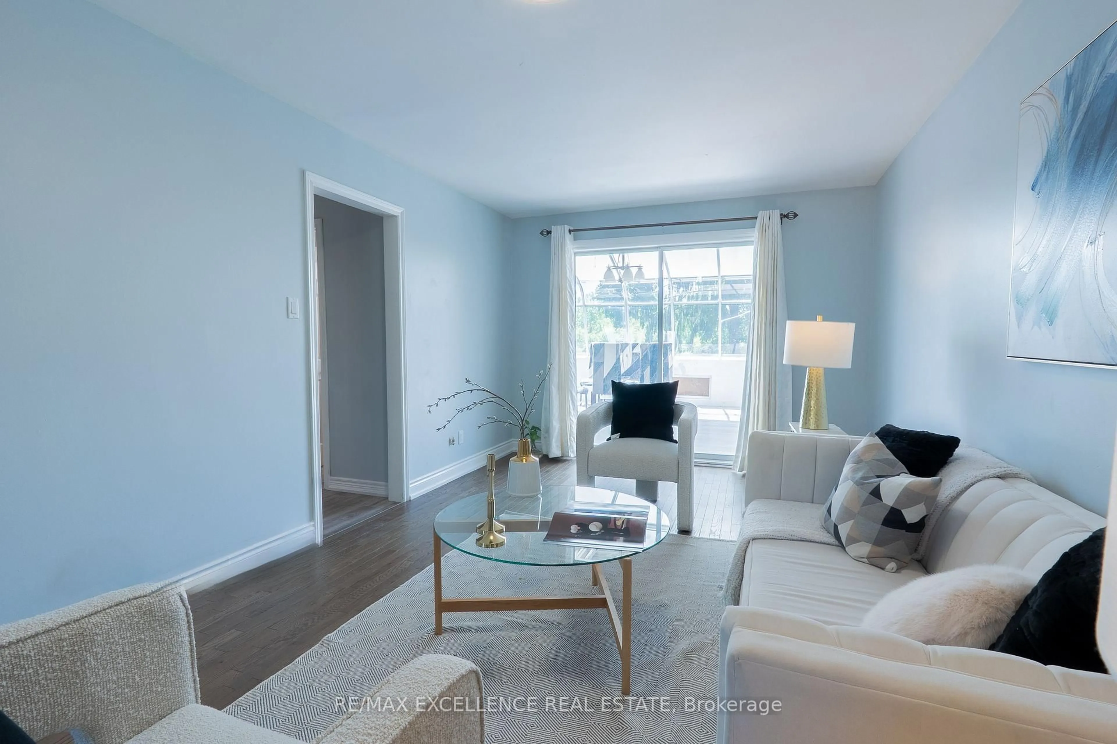 Living room with furniture, unknown for 27 WADSWORTH Dr, Ingersoll Ontario N5C 3L3