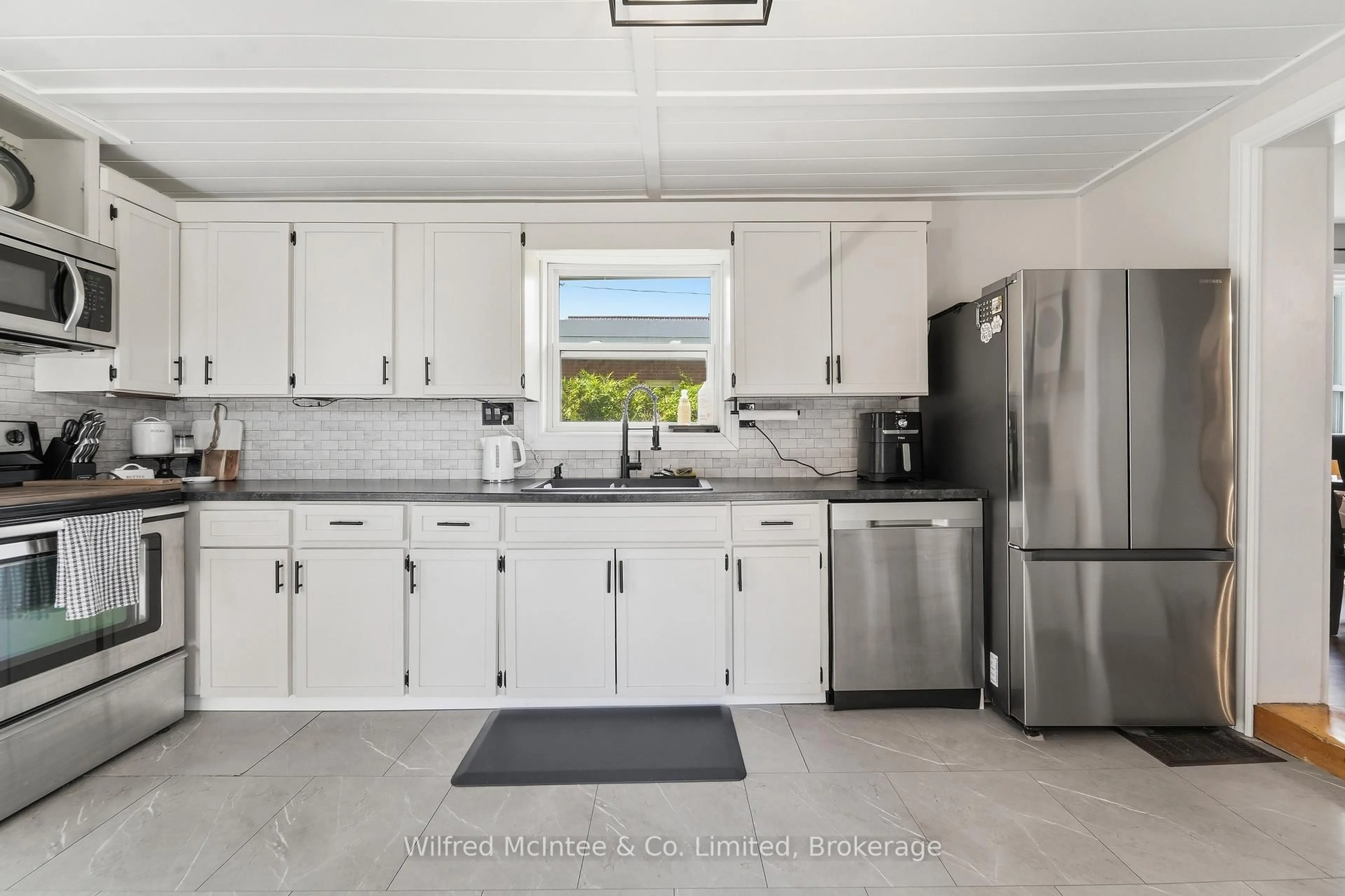 Standard kitchen, ceramic/tile floor for 34 Goshen St, Bluewater Ontario N0M 2T0