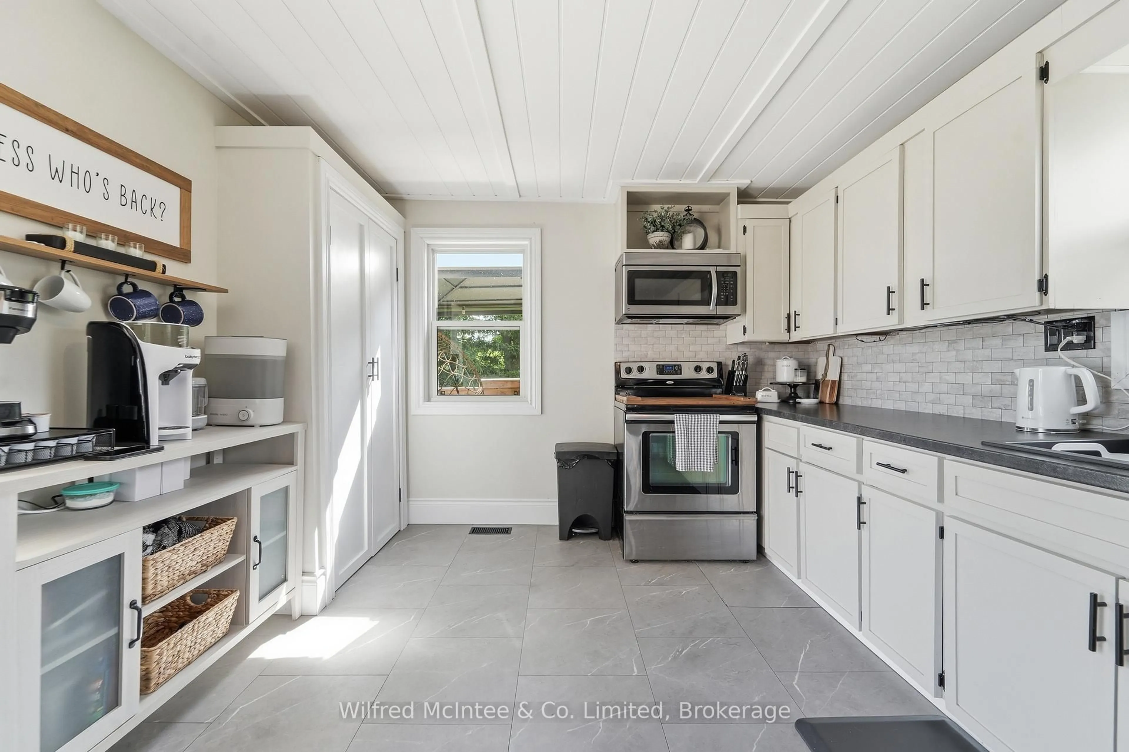 Standard kitchen, ceramic/tile floor for 34 Goshen St, Bluewater Ontario N0M 2T0