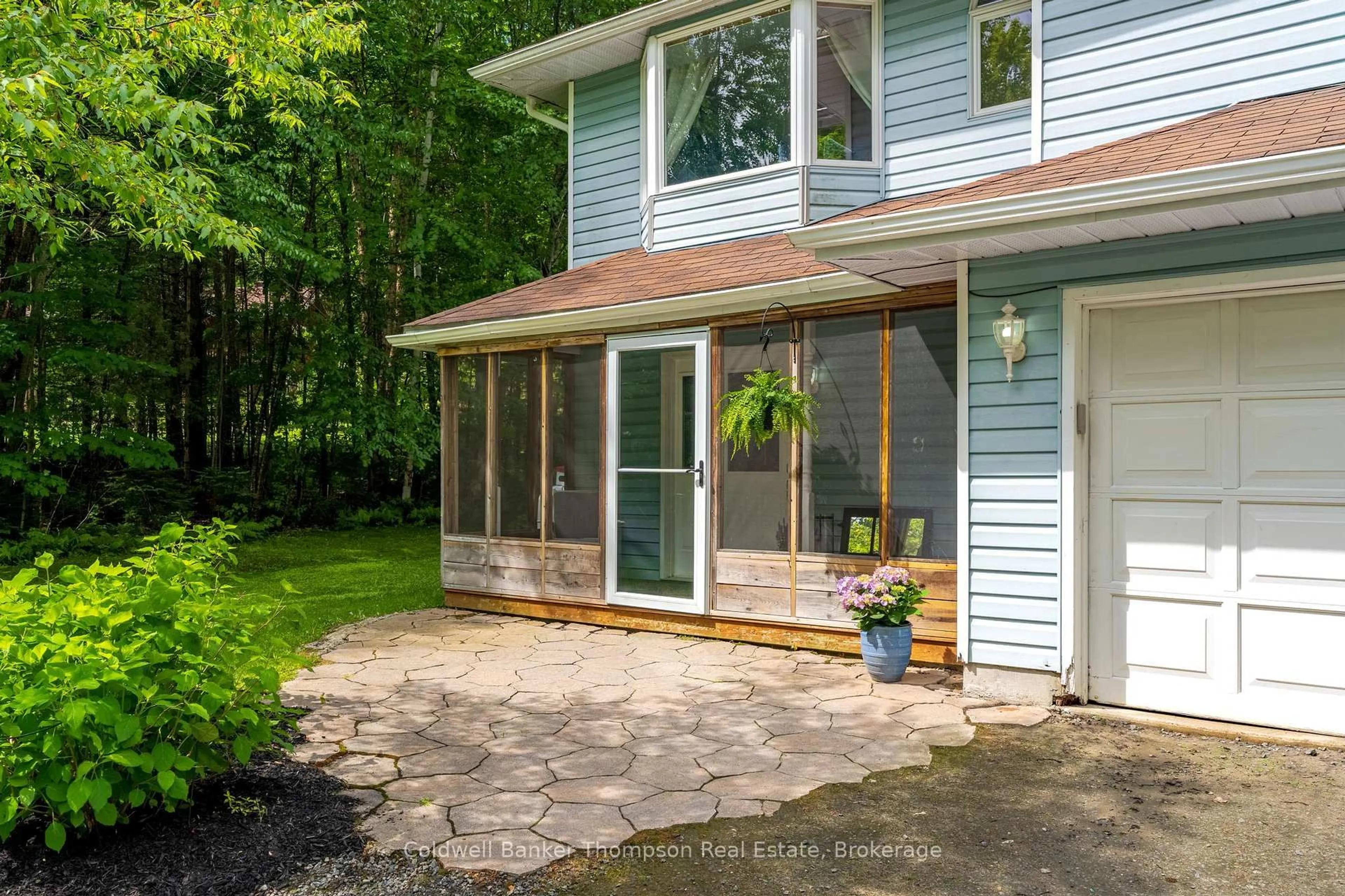 Patio, unknown for 312 Old Aspdin Rd, Huntsville Ontario P0B 1M0