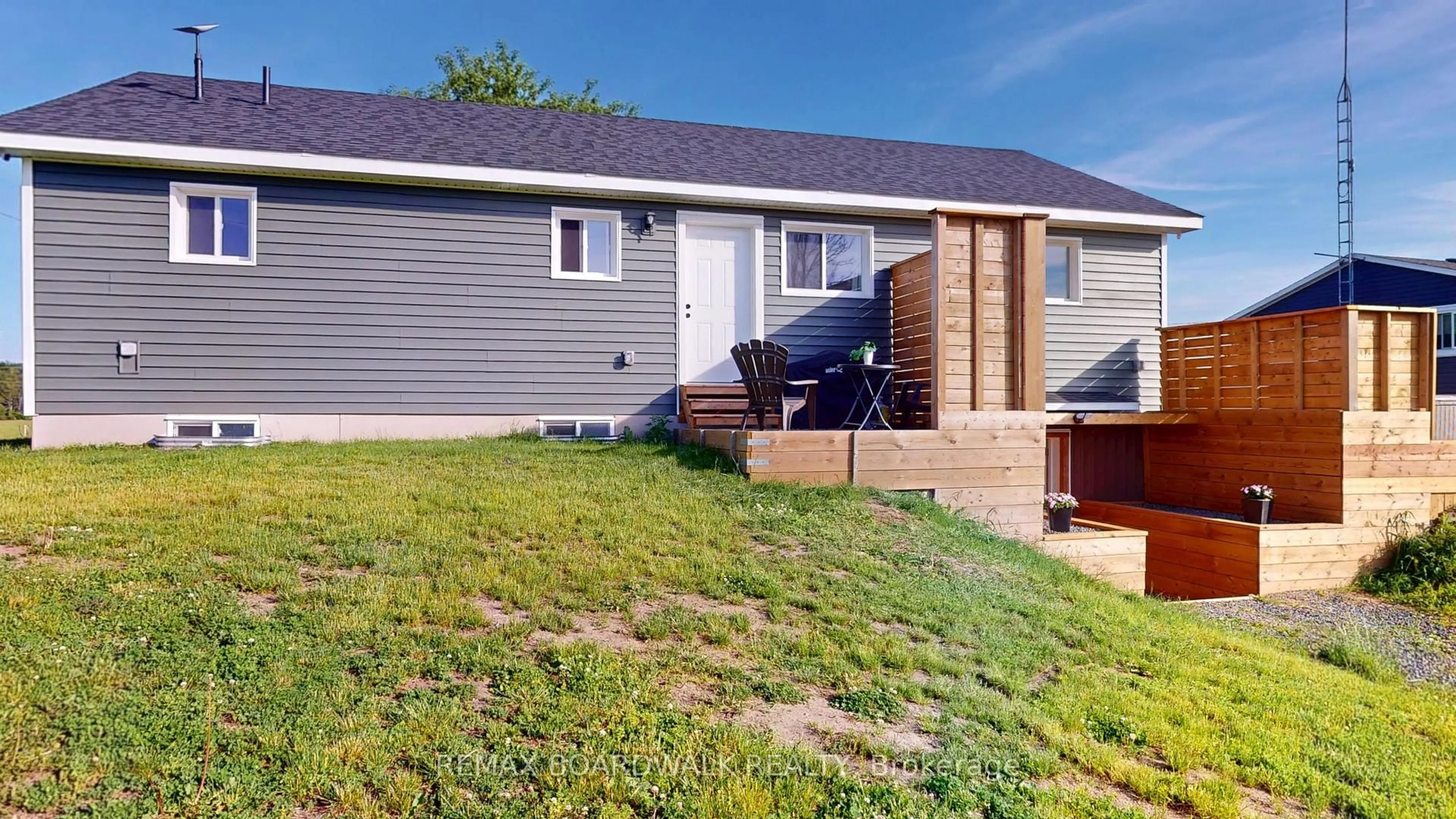Home with vinyl exterior material, street for 1300 Brouseville Rd, Edwardsburgh/Cardinal Ontario K0E 1X0