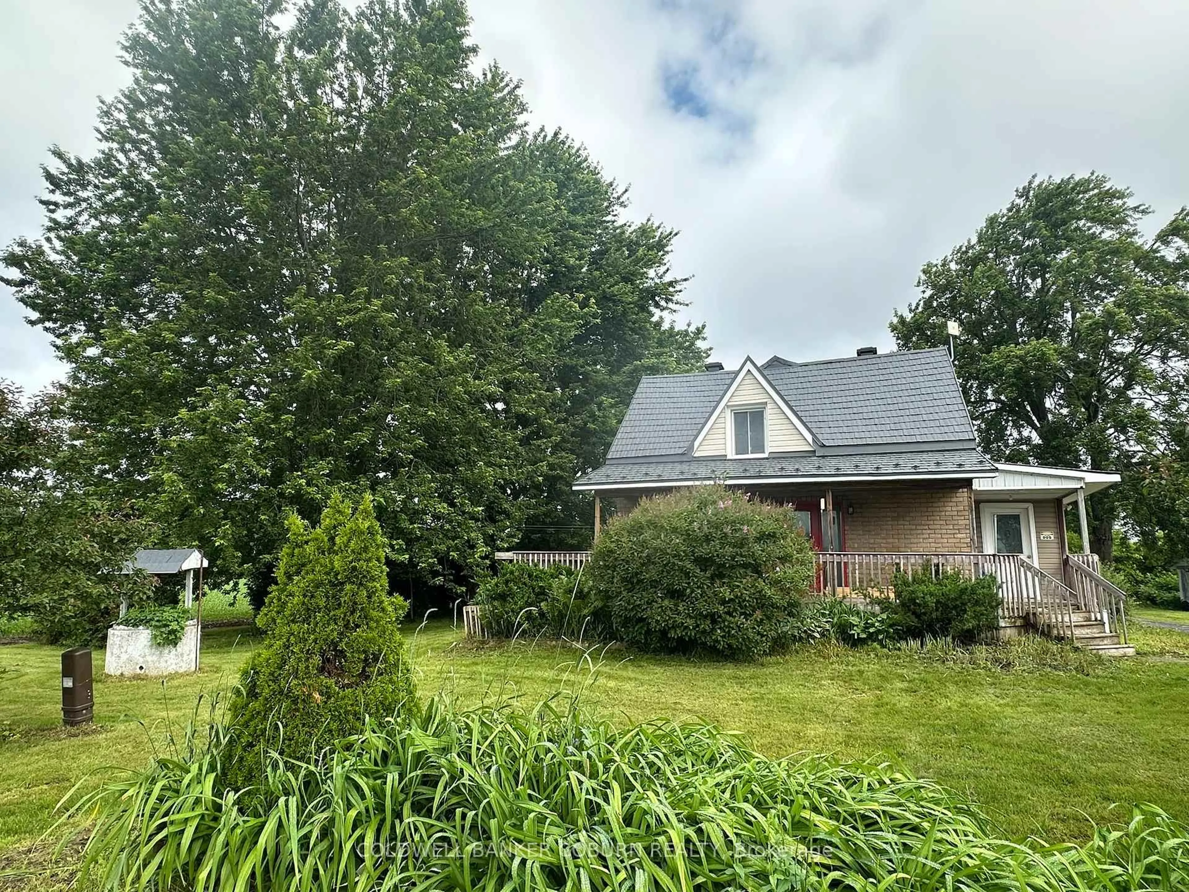 A pic from outside/outdoor area/front of a property/back of a property/a pic from drone, unknown for 12169 Deeks Rd, South Dundas Ontario K0C 1X0