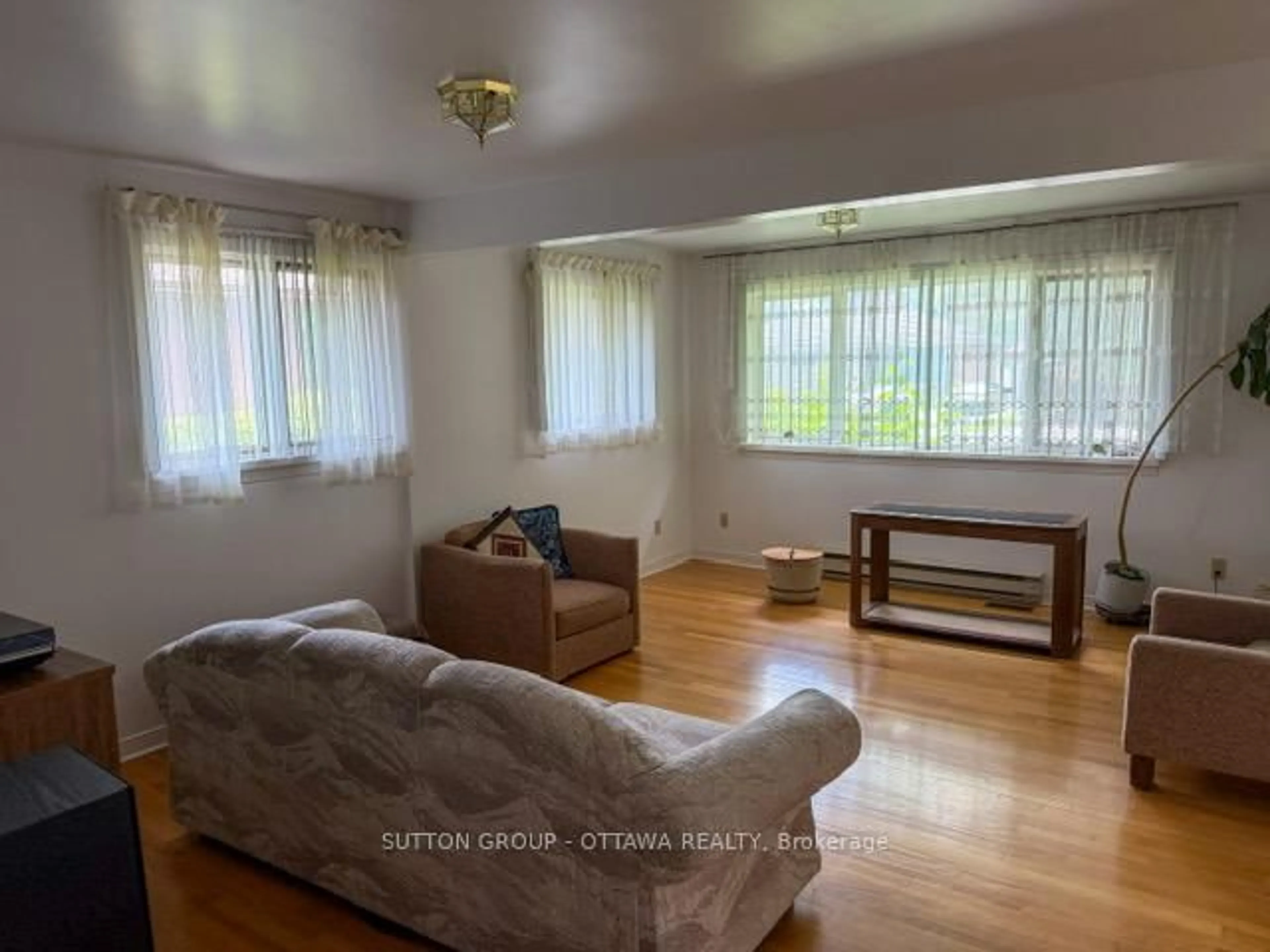 Living room with furniture, unknown for 767 Claude St, Ottawa Ontario K1K 2S1
