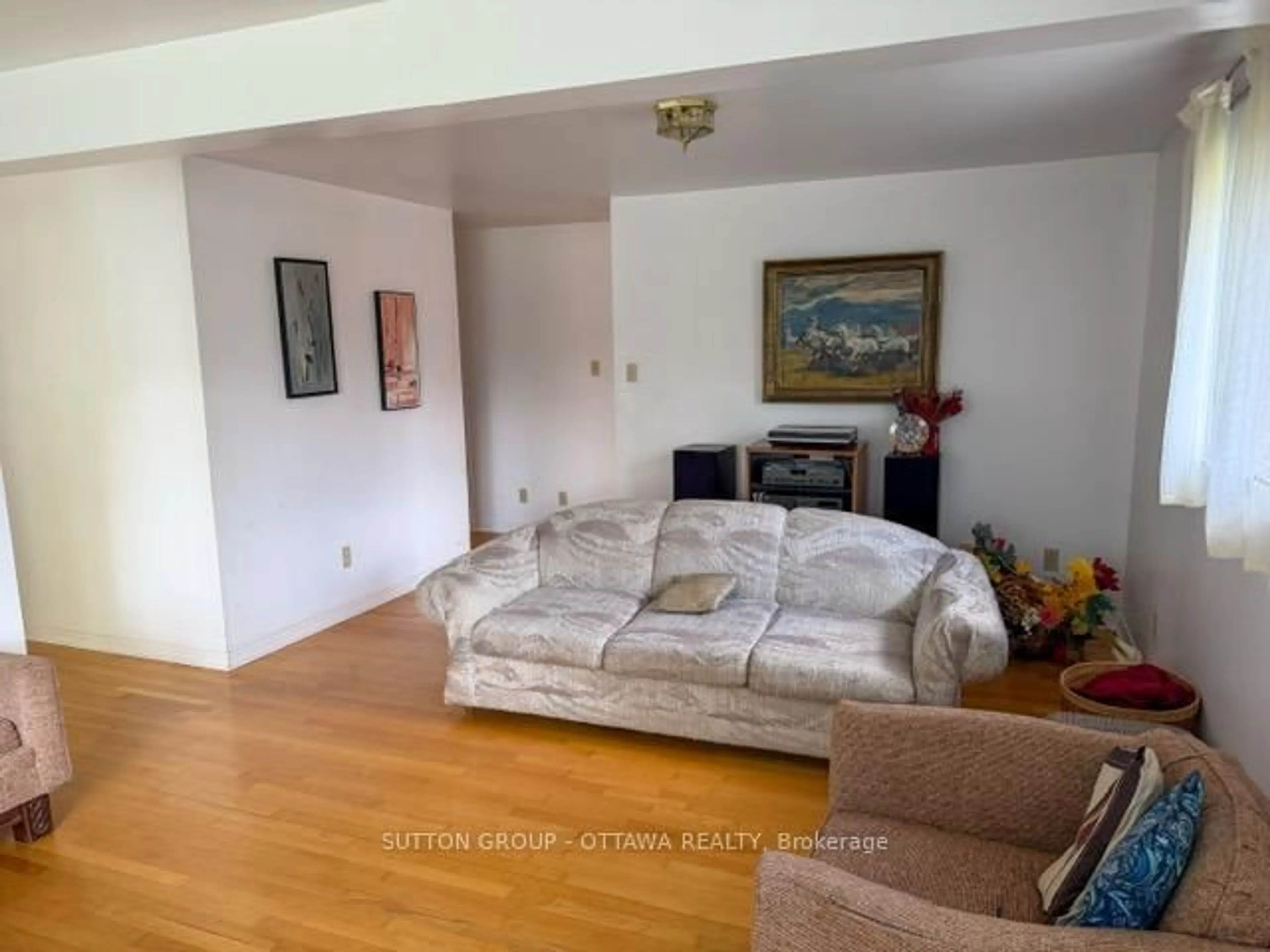 Living room with furniture, unknown for 767 Claude St, Ottawa Ontario K1K 2S1