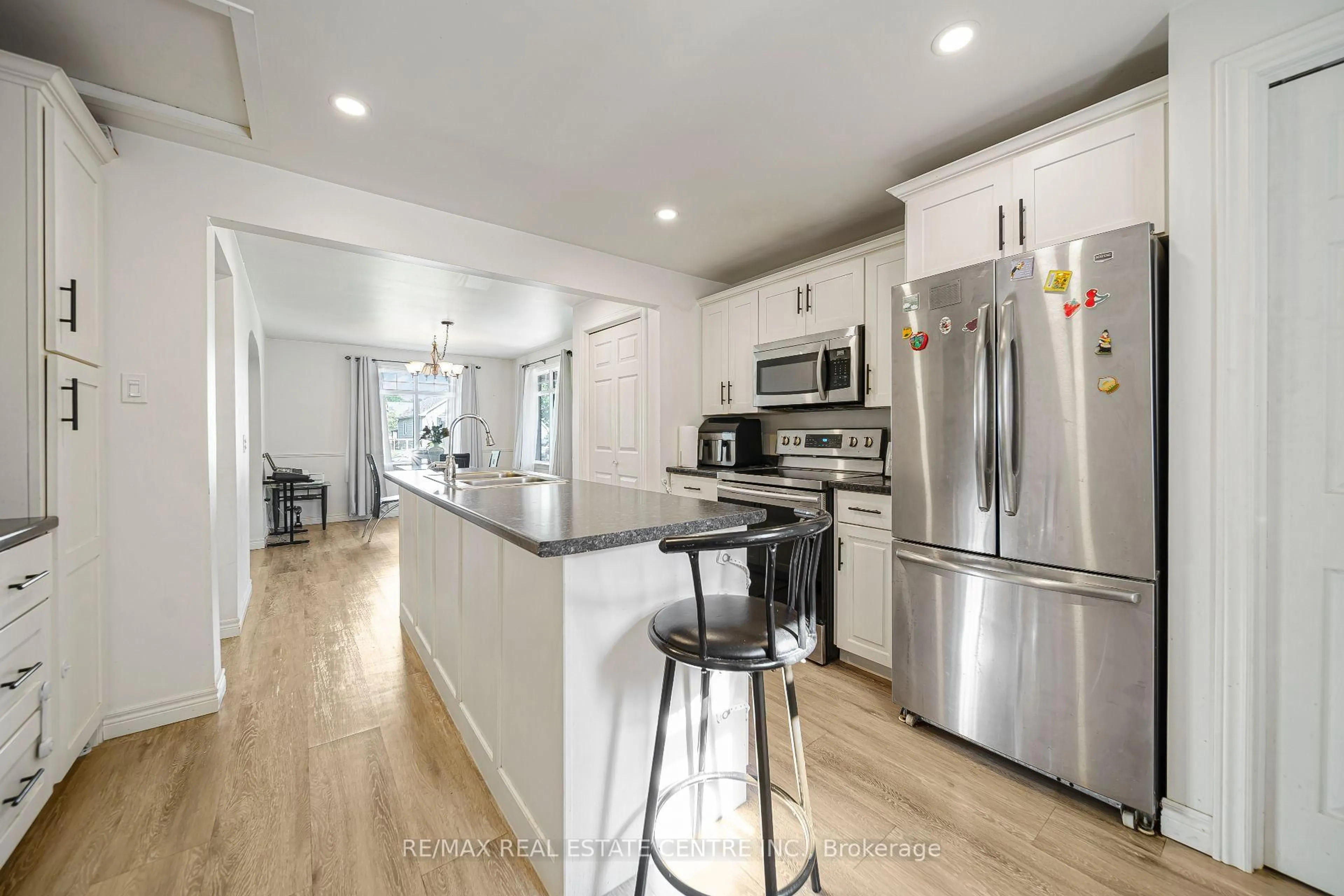 Open concept kitchen, unknown for 24 Park St, Aylmer Ontario N5H 2P3