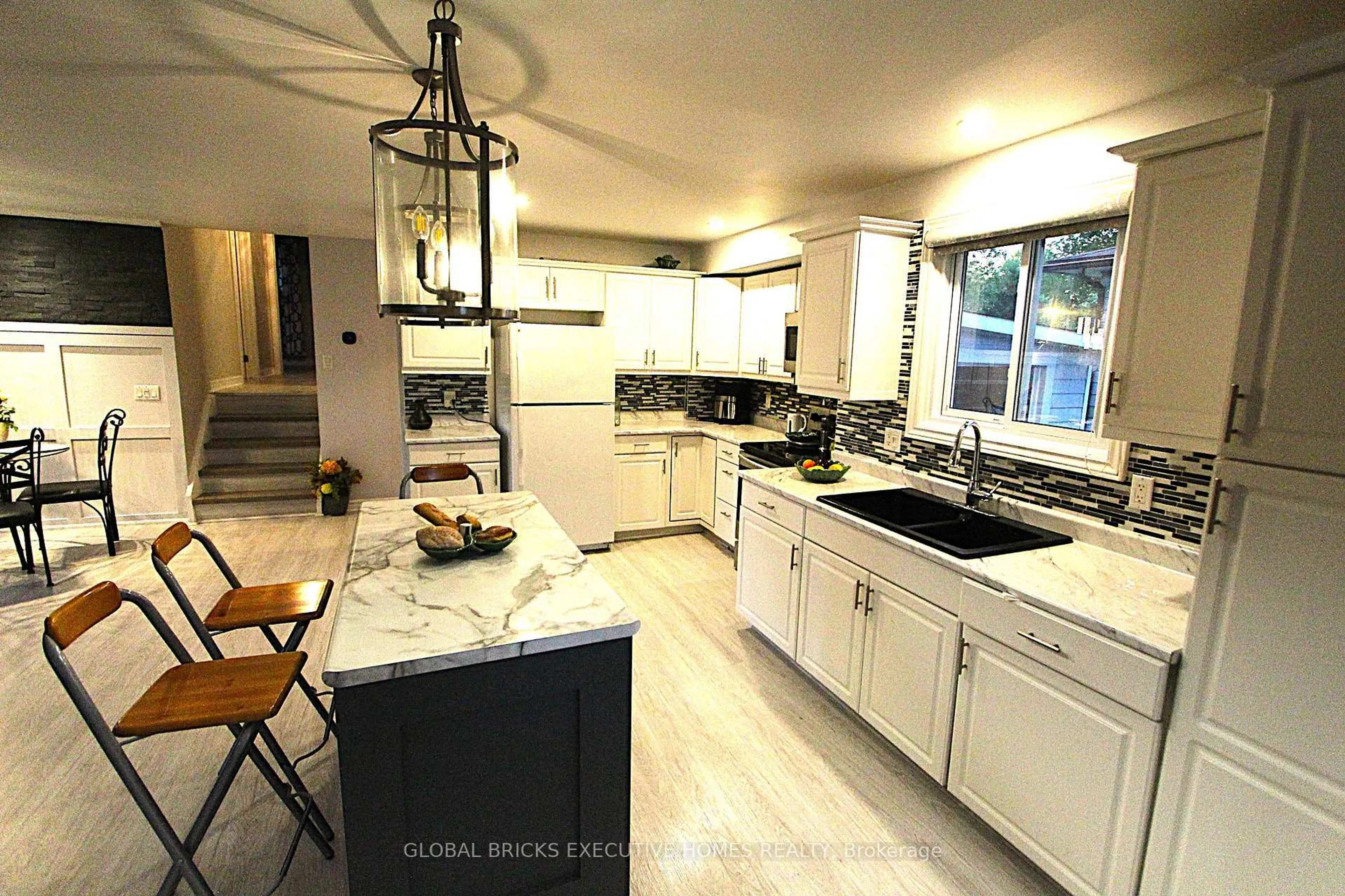 Open concept kitchen, ceramic/tile floor for 45 Albert St, Fort Erie Ontario L2A 5K9