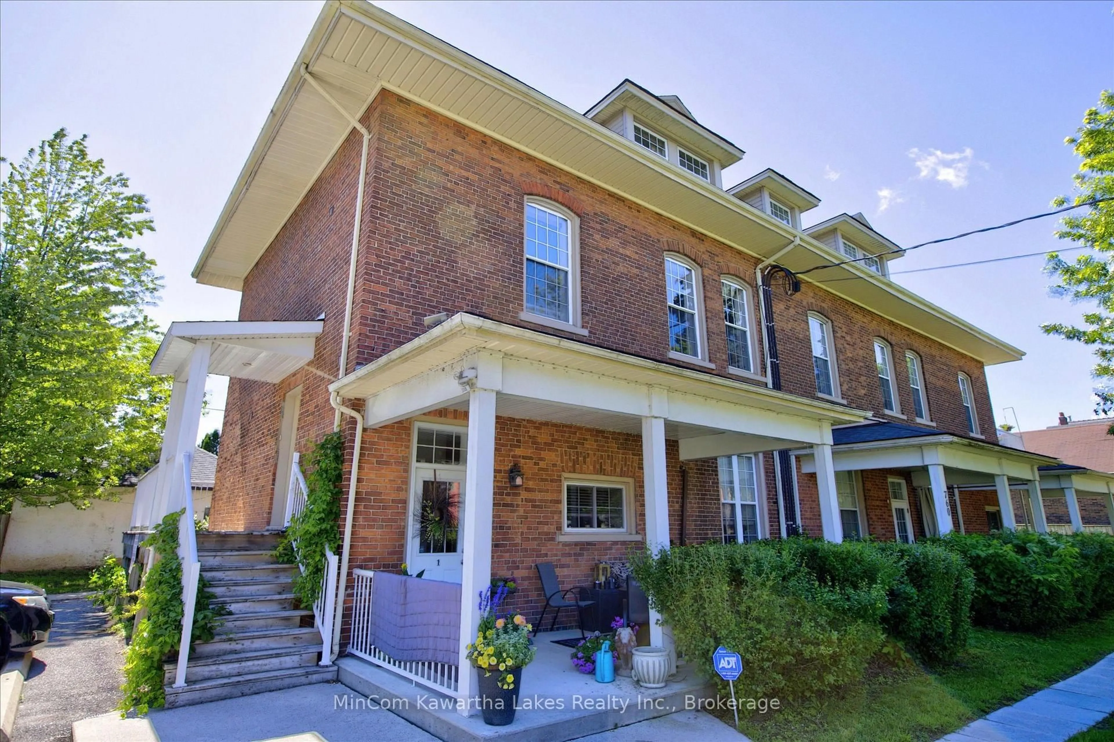 Home with brick exterior material, building for 760 George St #4, Peterborough Ontario K9H 3T3