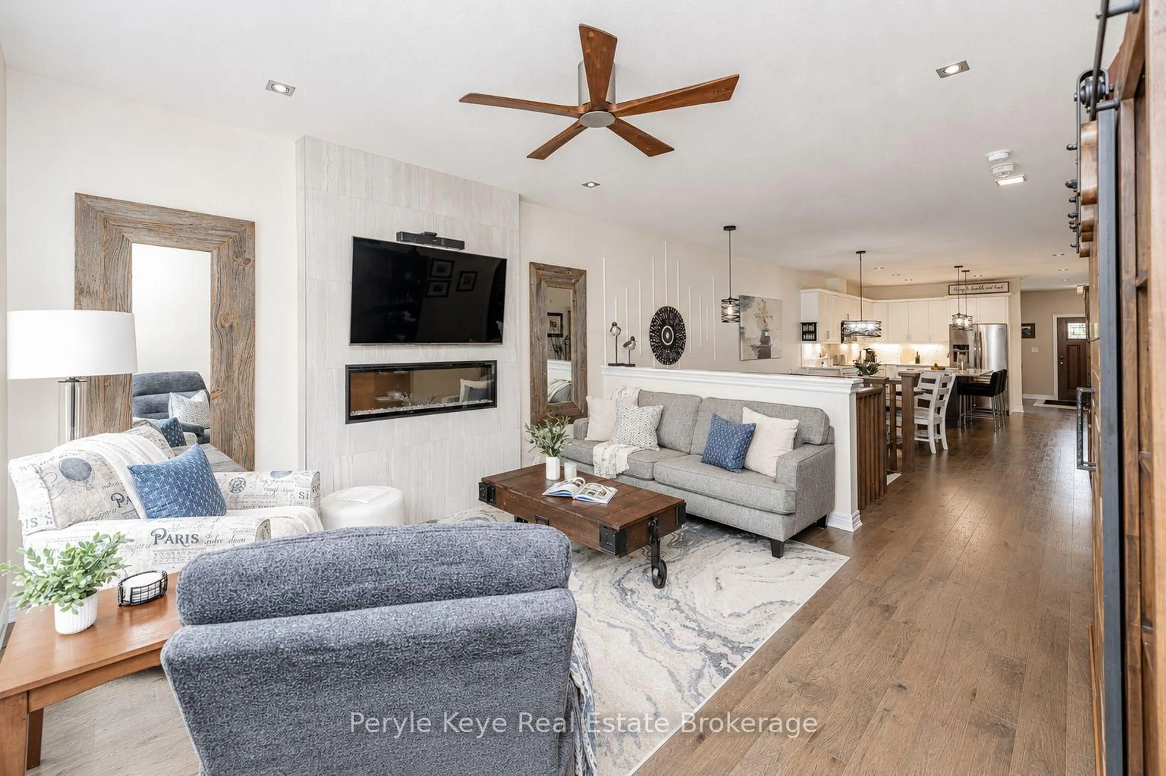 Living room with furniture, unknown for 6 Serenity Place Cres, Huntsville Ontario P1H 0C4