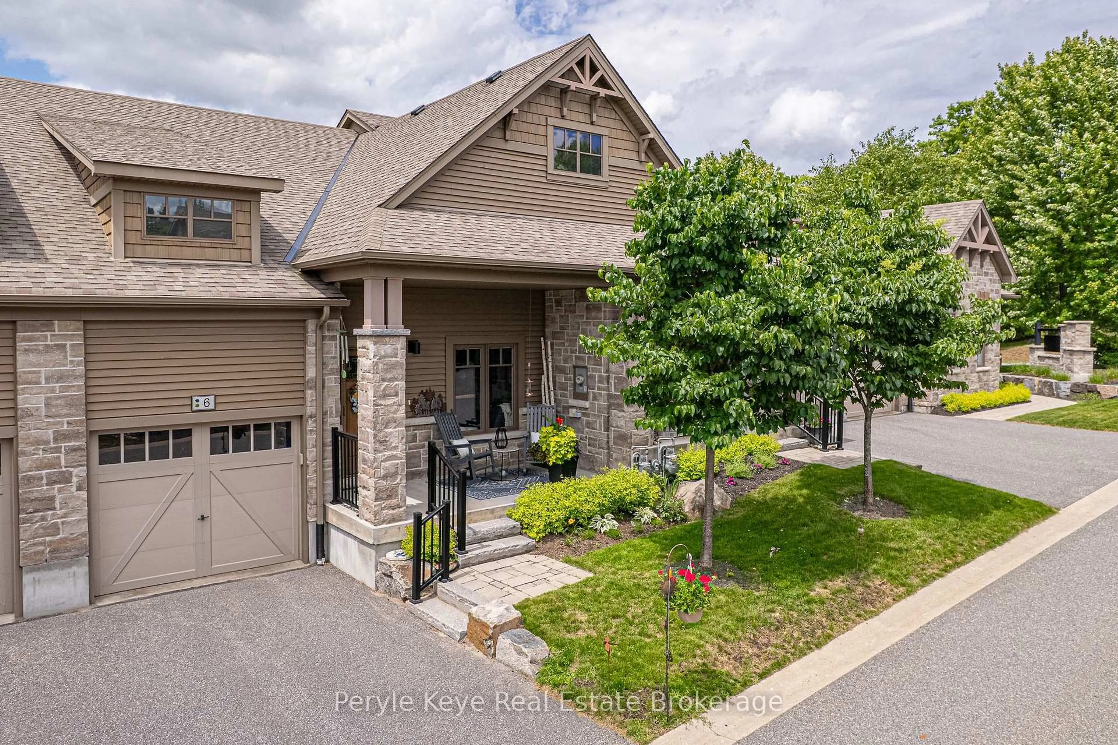 A pic from outside/outdoor area/front of a property/back of a property/a pic from drone, unknown for 6 Serenity Place Cres, Huntsville Ontario P1H 0C4