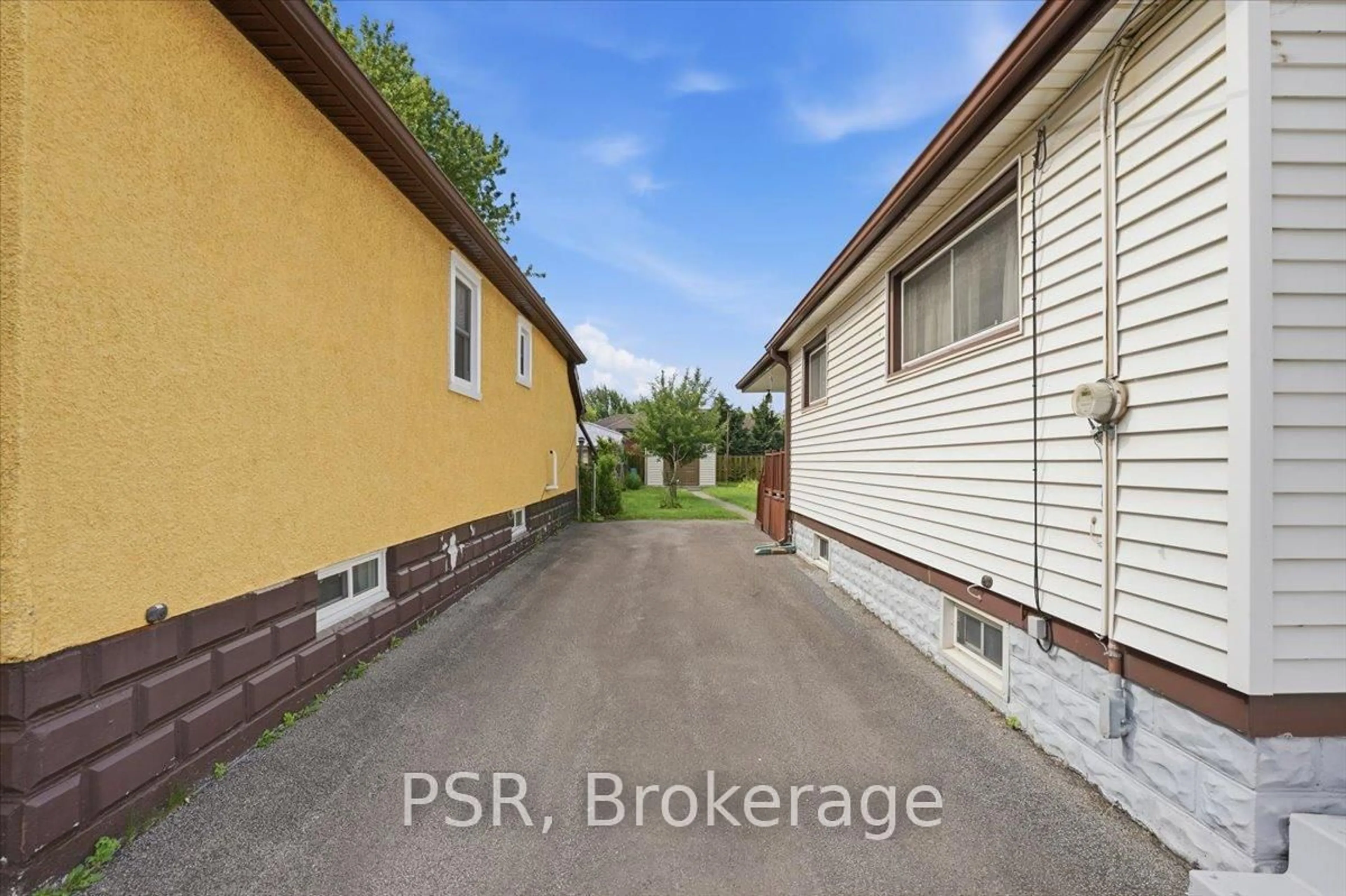 Unknown for 506 Broadway St, Welland Ontario L3C 5M4