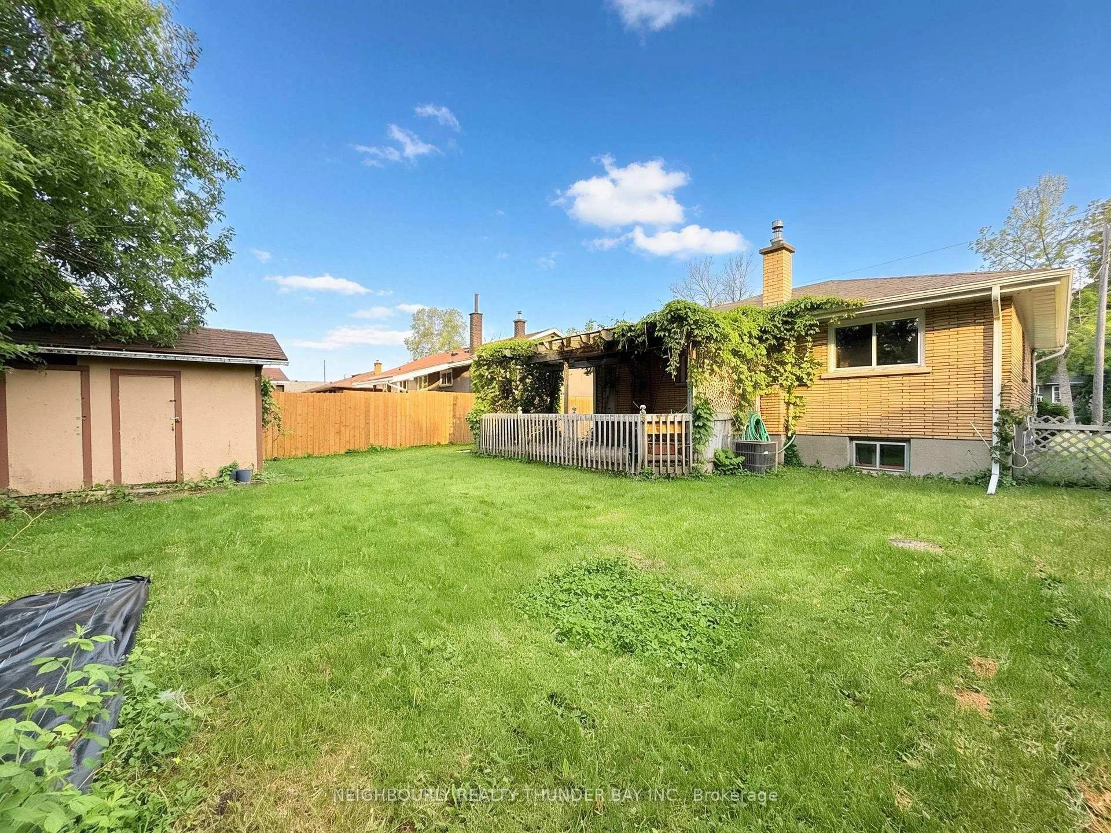 A pic from outside/outdoor area/front of a property/back of a property/a pic from drone, street for 275 Windemere Ave, Thunder Bay Ontario P7B 4N1