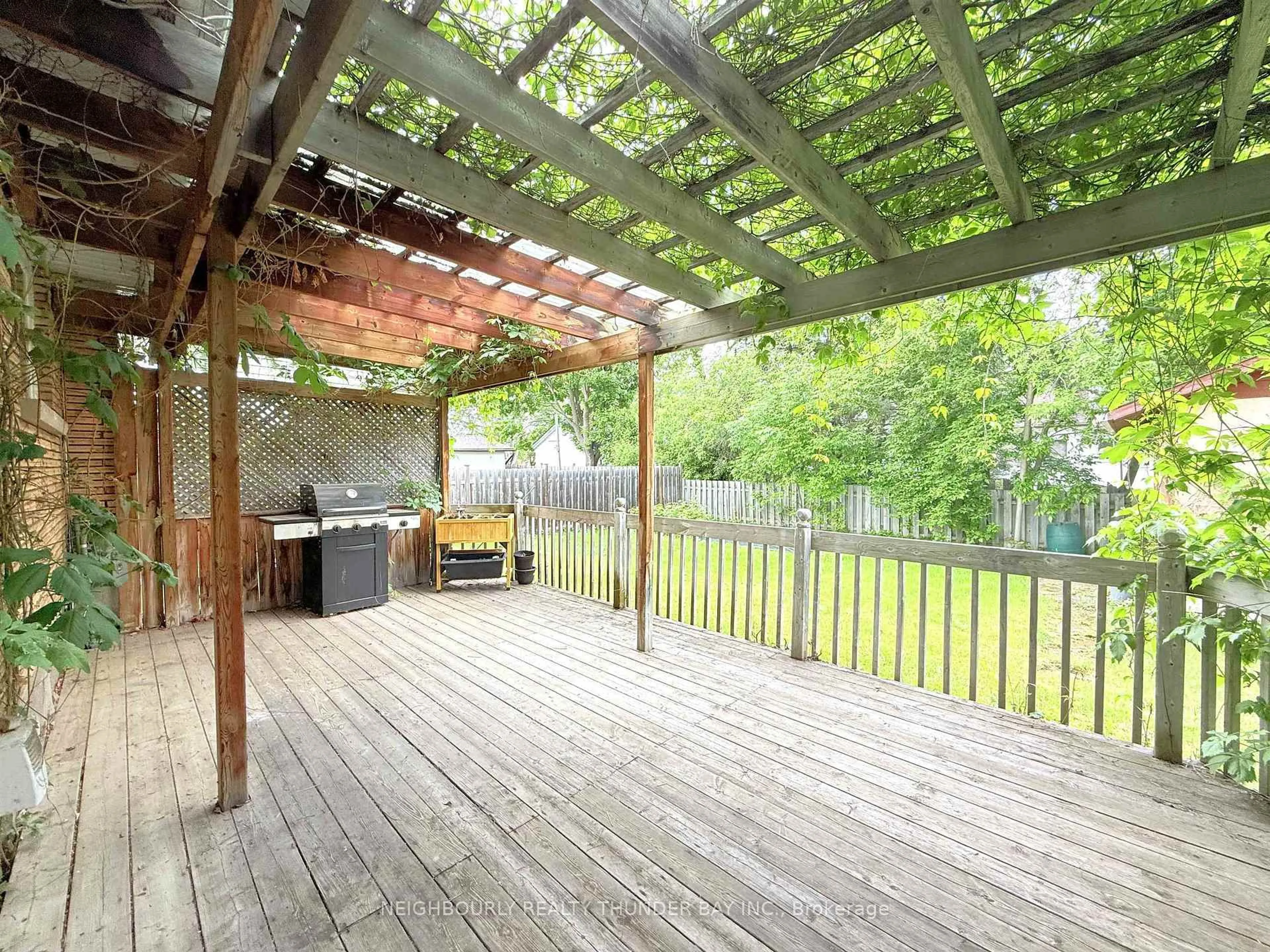Patio, water/lake/river/ocean view for 275 Windemere Ave, Thunder Bay Ontario P7B 4N1