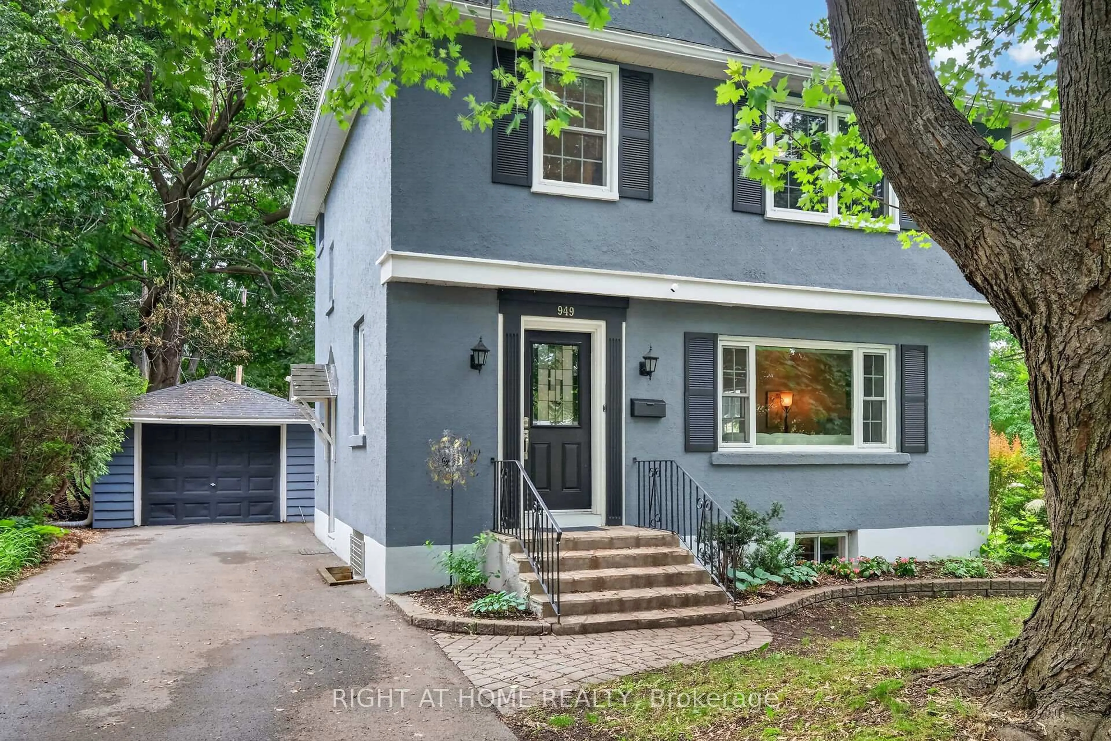Home with vinyl exterior material, street for 949 Kingsmere Ave, Ottawa Ontario K2A 3K2