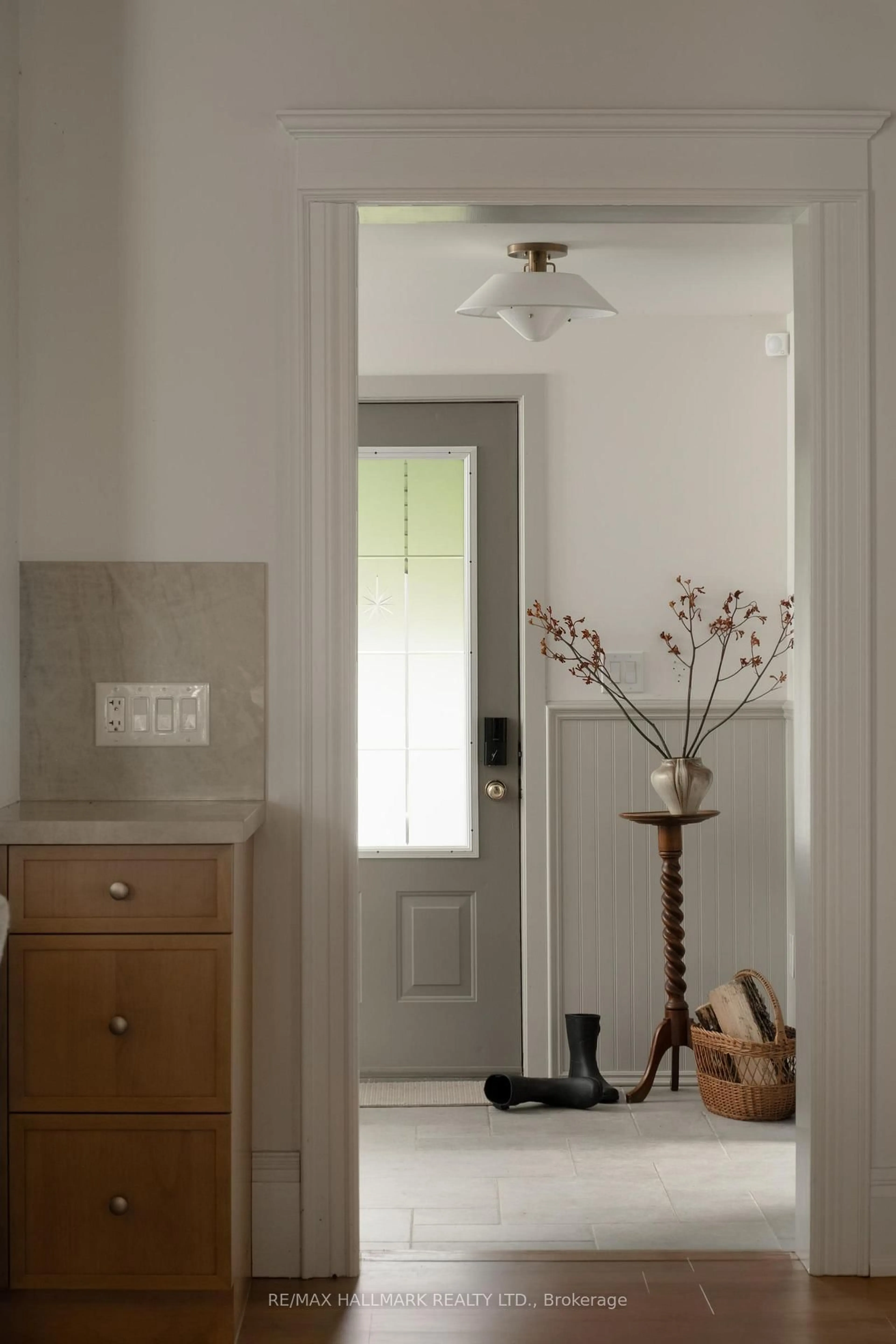 Indoor entryway for 709 Old Milford Rd, Prince Edward County Ontario K0K 2T0