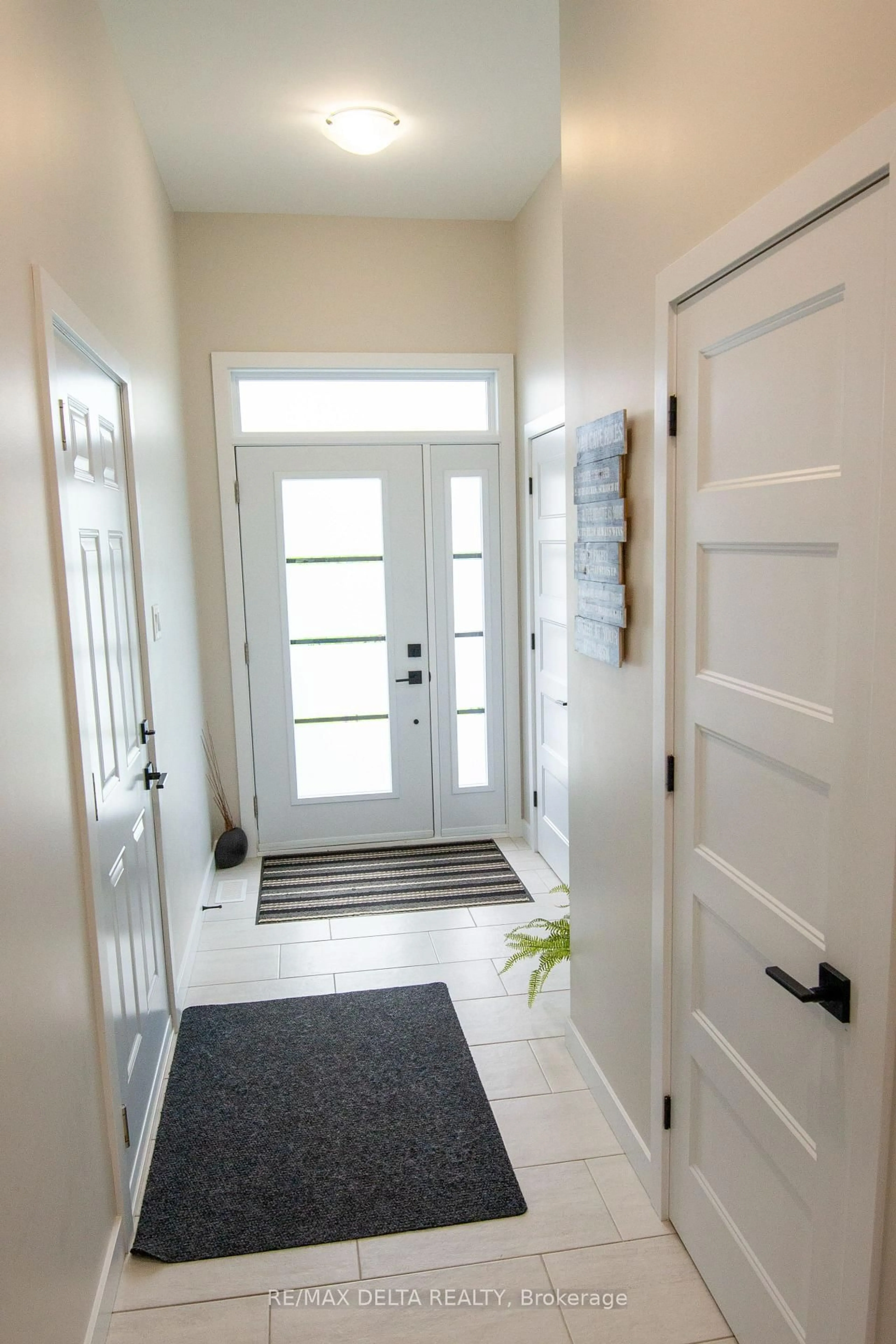Indoor entryway for 114 Dolores St, The Nation Ontario K0A 2M0