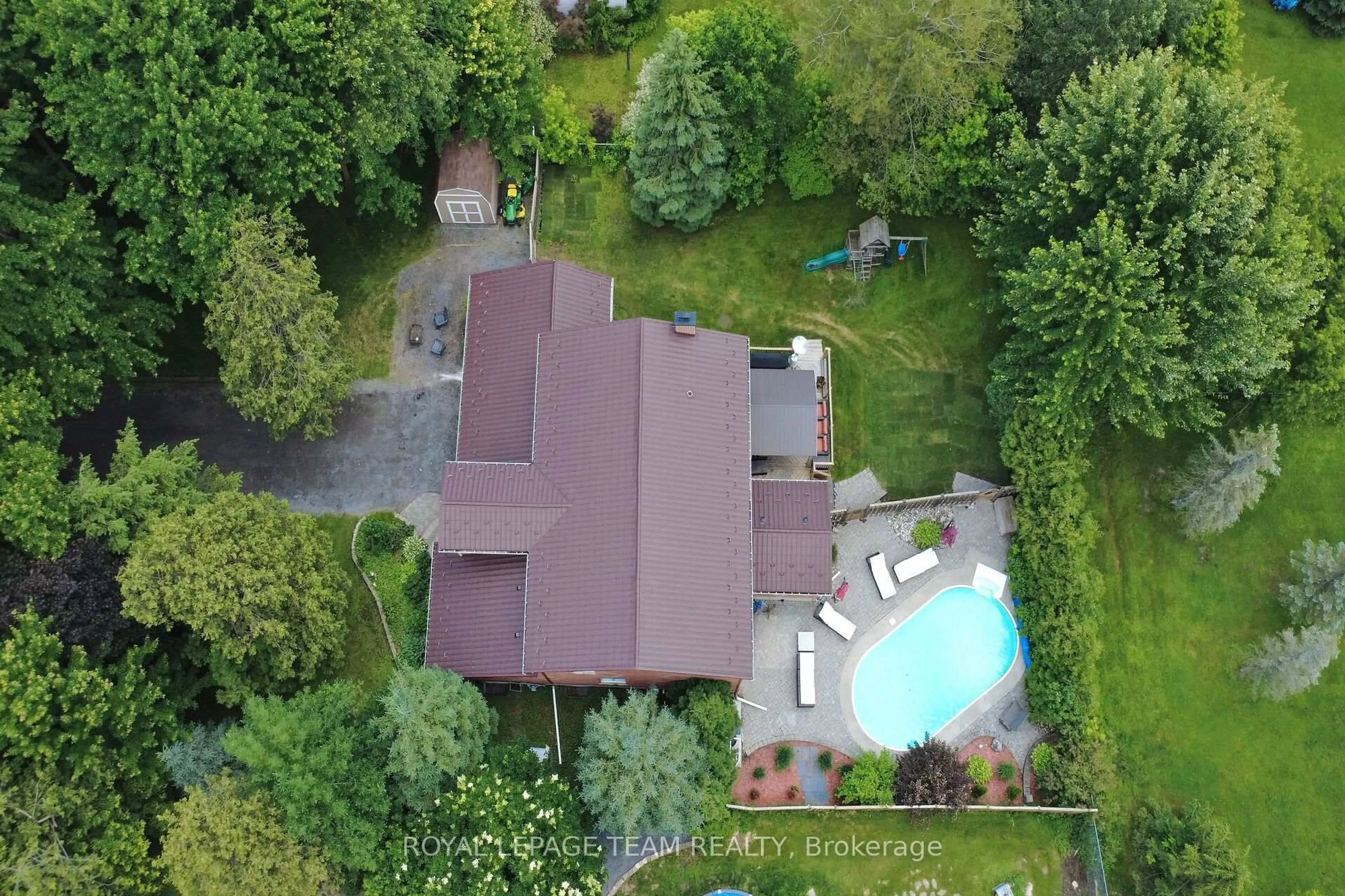 A pic from outside/outdoor area/front of a property/back of a property/a pic from drone, water/lake/river/ocean view for 231 Des Bois Dr, Russell Ontario K4R 1C4