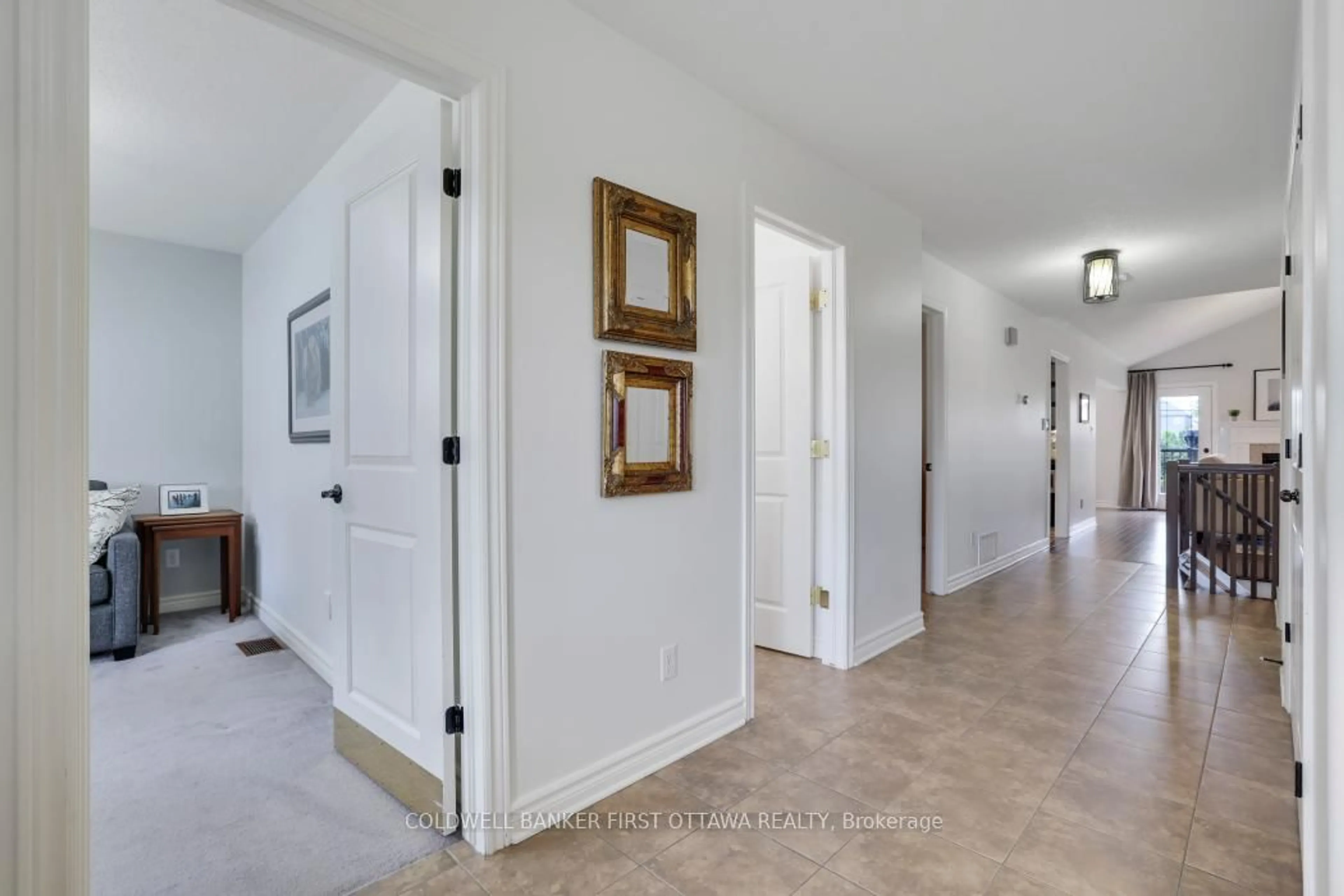 Indoor entryway for 107 Johanna St, Almonte Ontario K0A 1A0