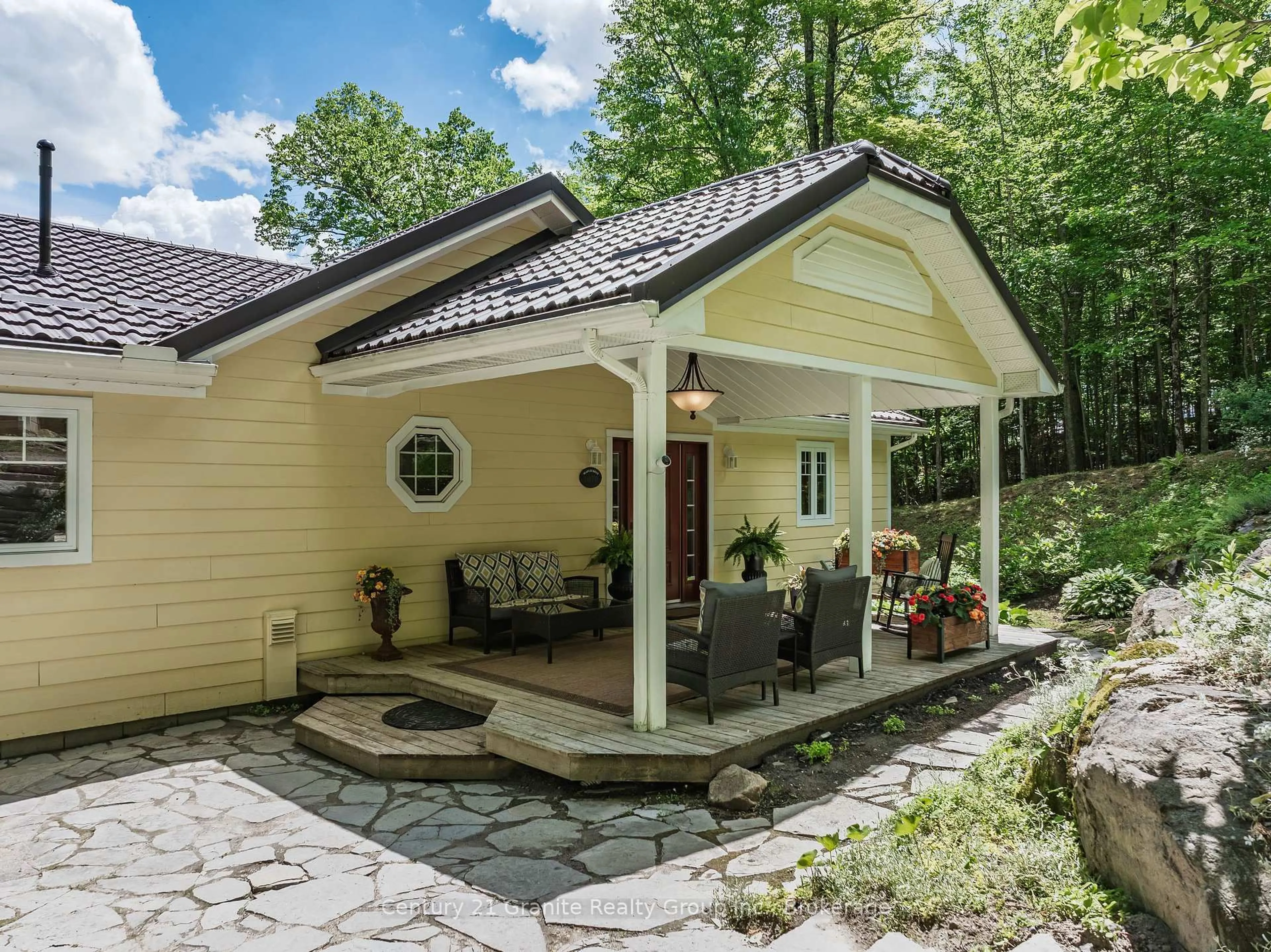 Patio, mountain view for 1070 Shipley Dr, Minden Hills Ontario K0M 1S0