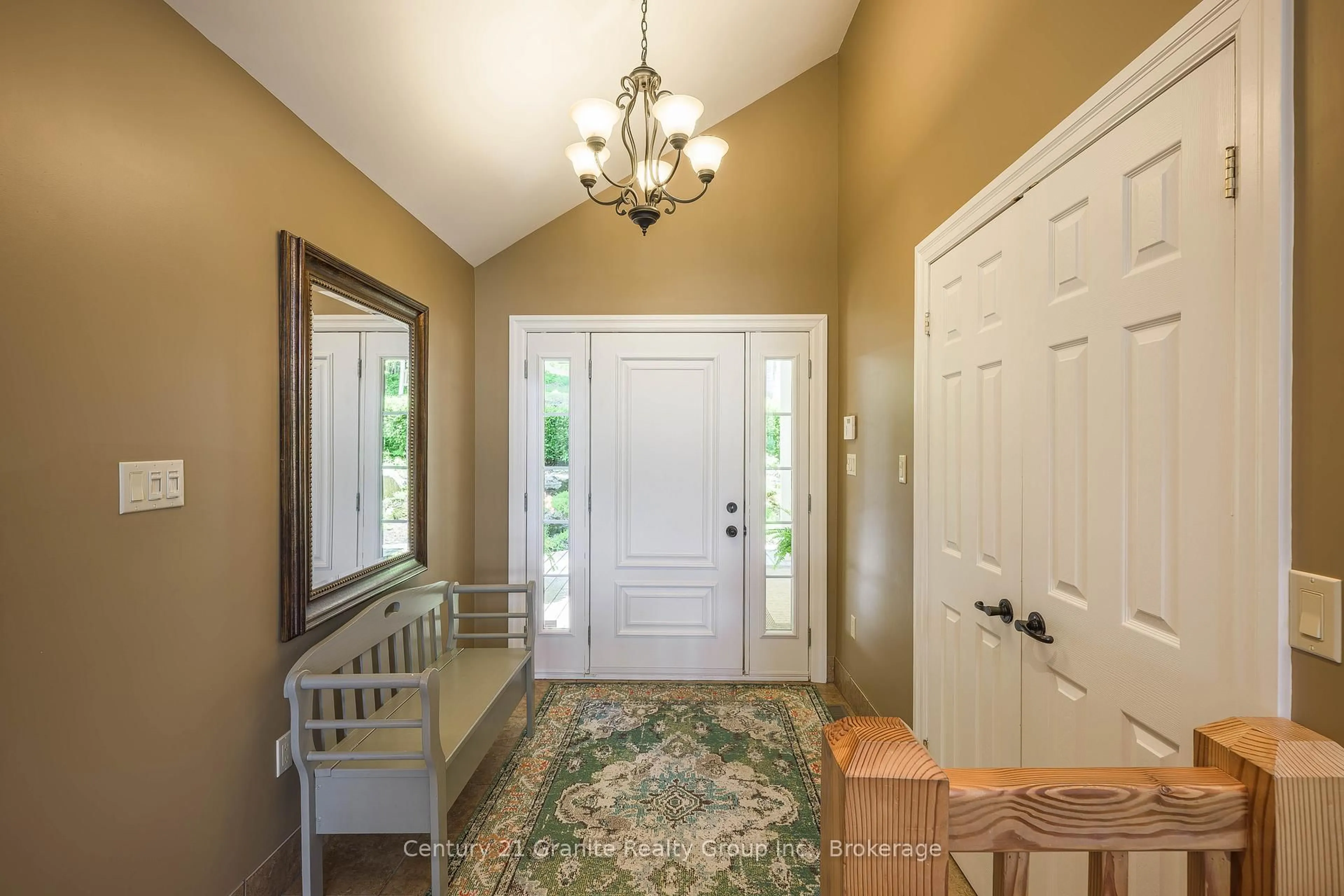 Indoor entryway for 1070 Shipley Dr, Minden Hills Ontario K0M 1S0