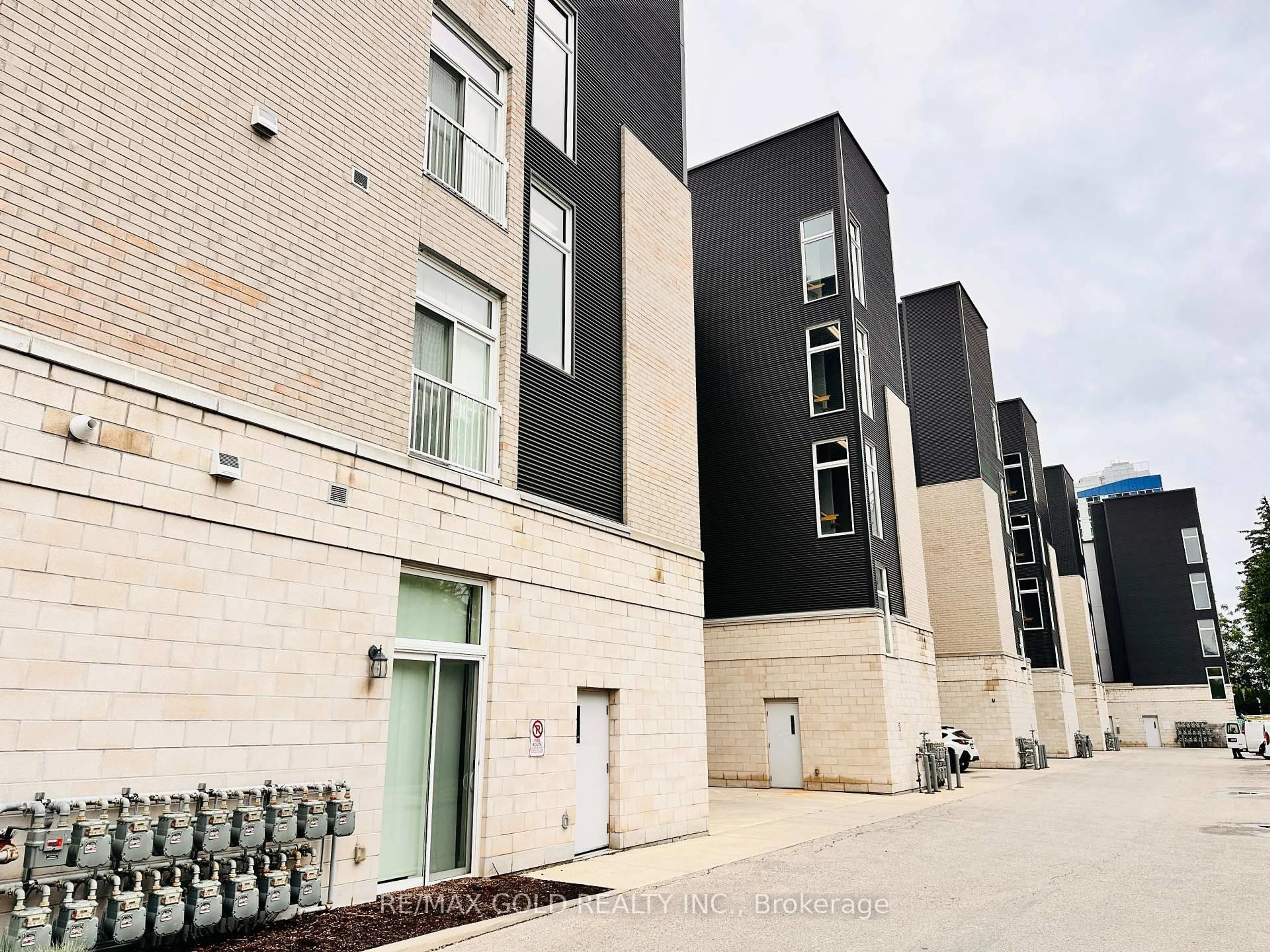Unknown for 253 albert St #112, Waterloo Ontario N2L 0G3