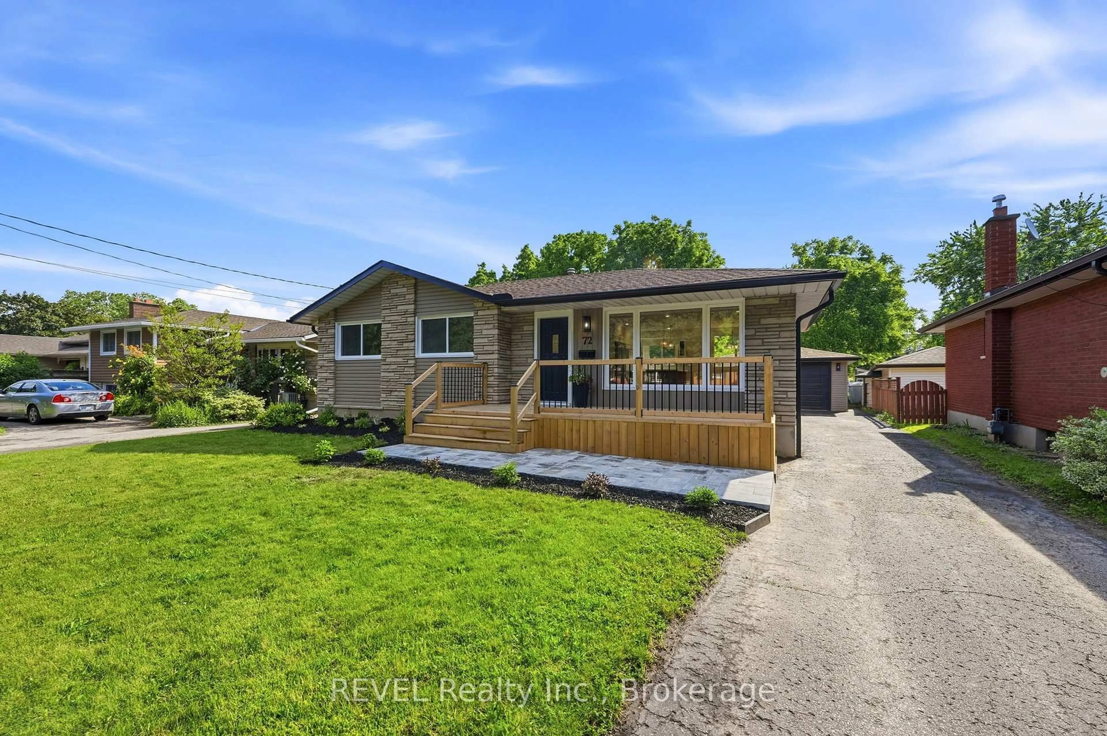 Unknown for 72 Prince Charles Dr, St. Catharines Ontario L2N 3Z1