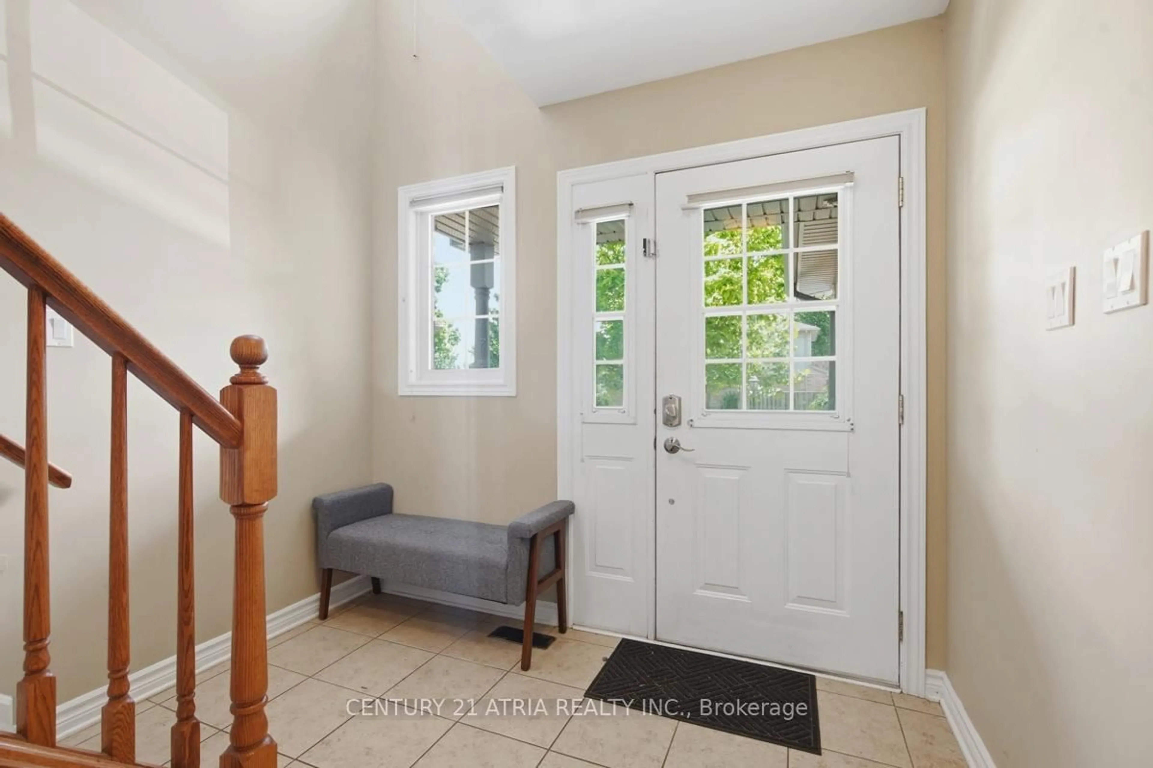 Indoor entryway for 806 Marigold St, London North Ontario N5X 4J3
