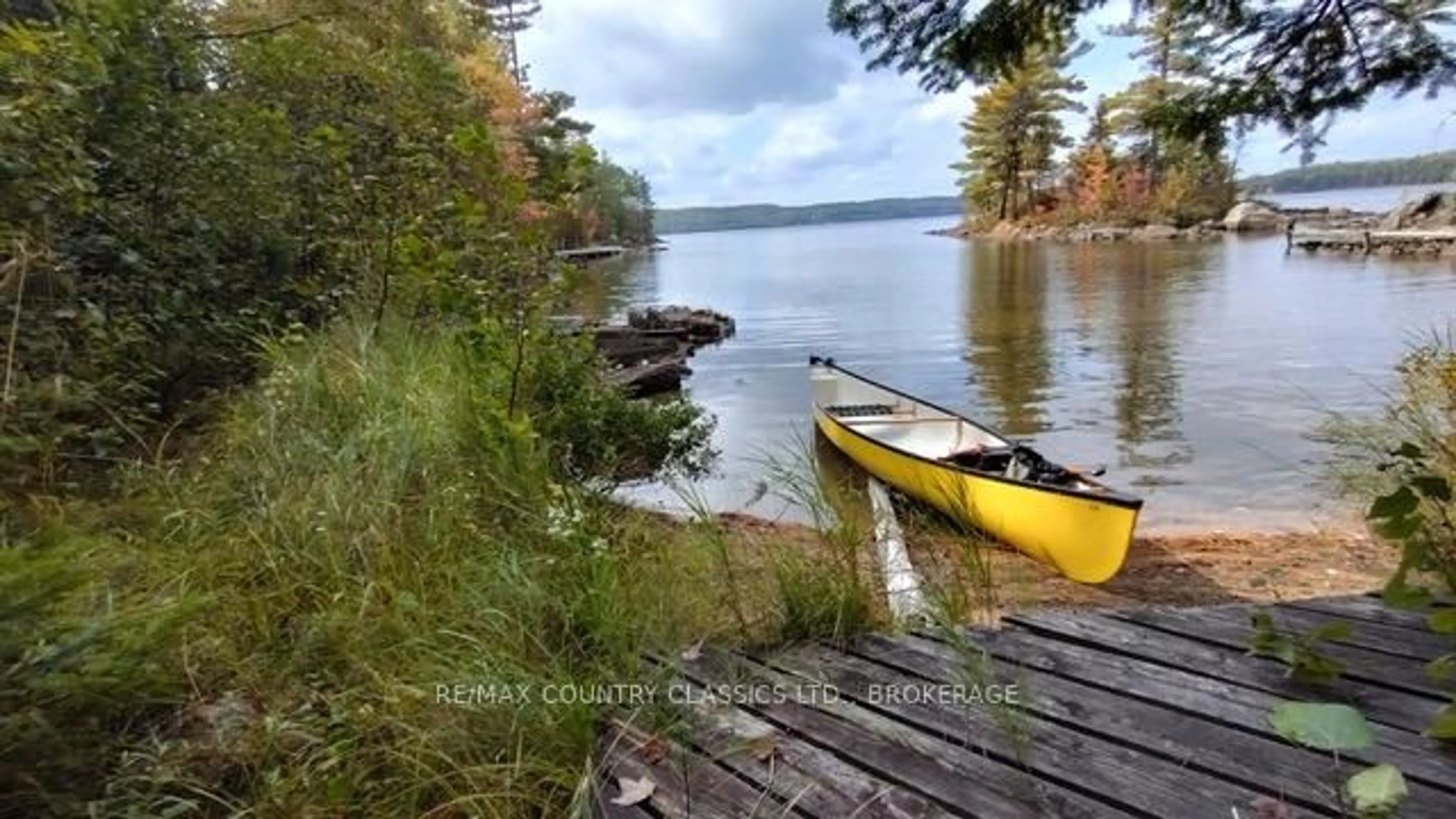 Blurry image for 860 Mazinaw Lake, Cloyne Ontario K0H 1K0