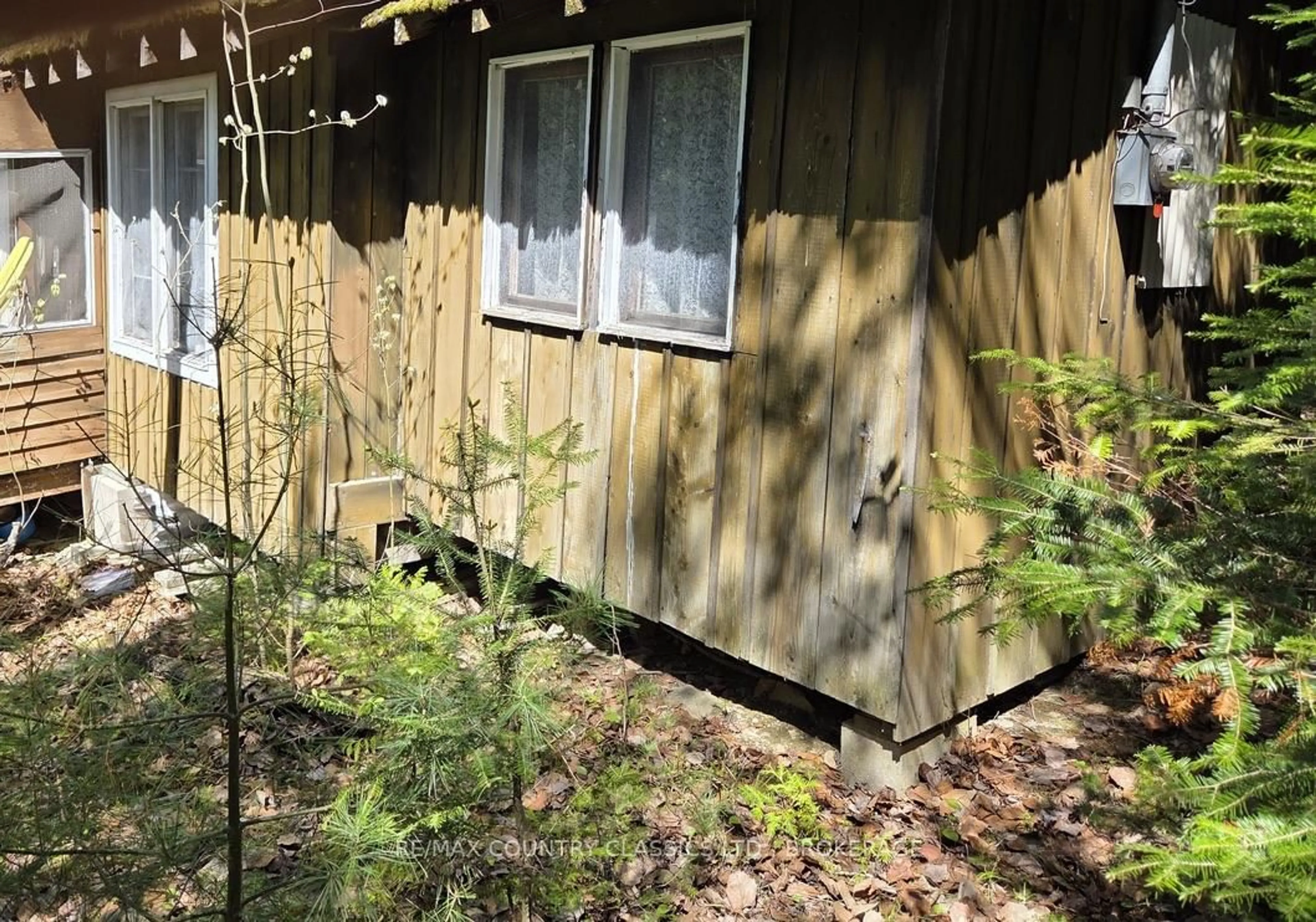 Shed for 860 Mazinaw Lake, Cloyne Ontario K0H 1K0