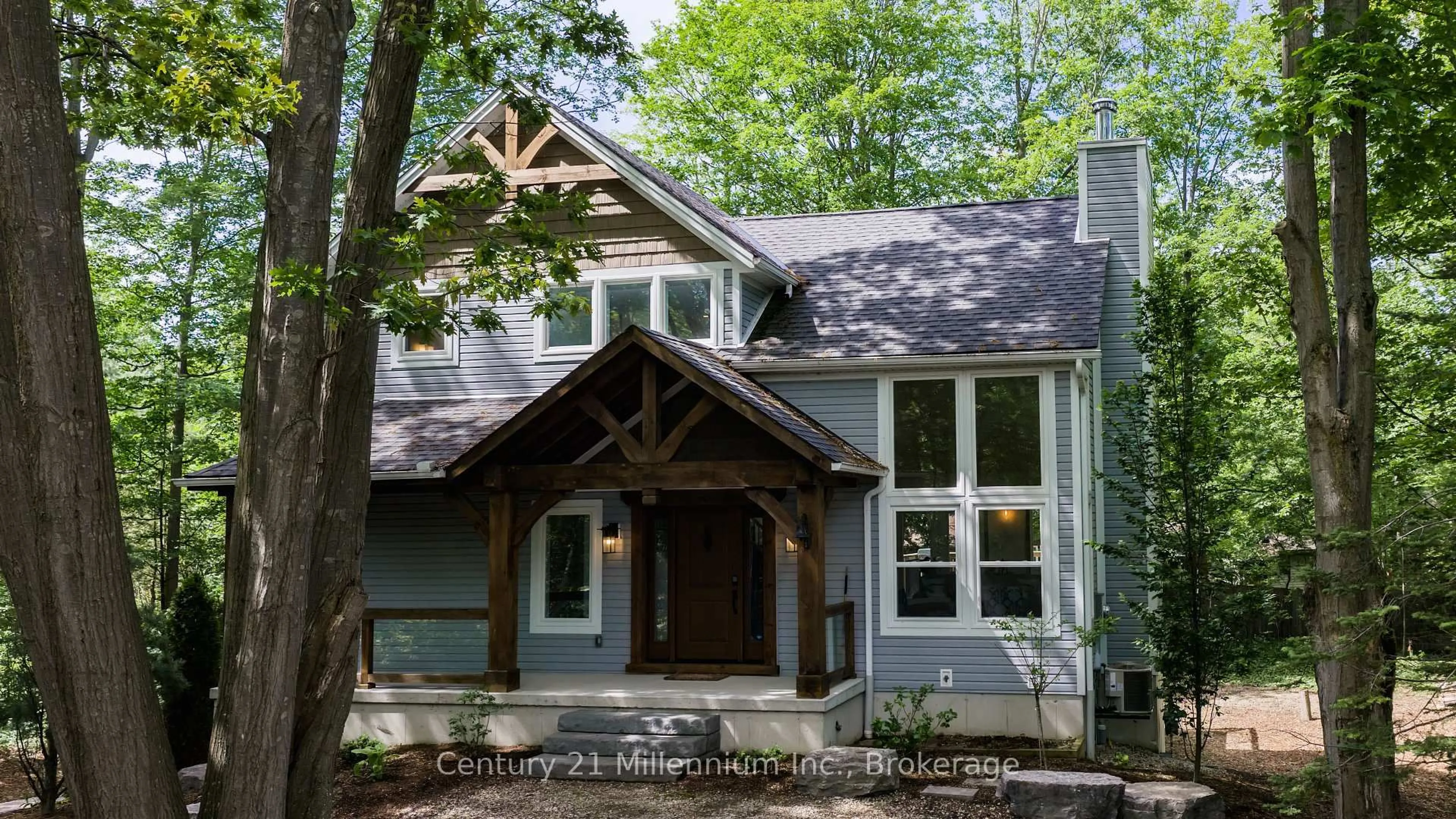 Home with vinyl exterior material, street for 117 Hemlock St, Huron-Kinloss Ontario N0G 2R0