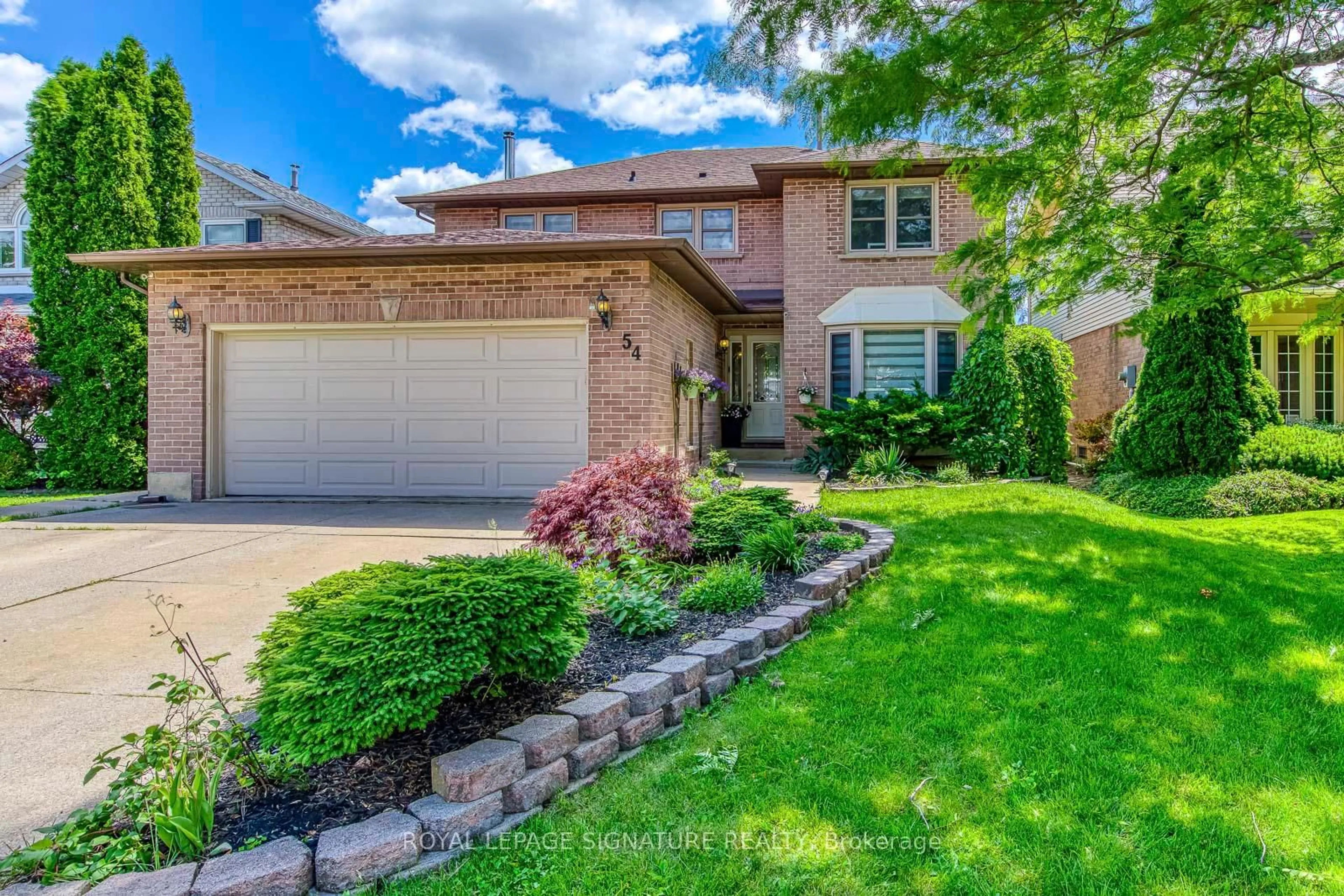 Home with brick exterior material, street for 54 Randolf Crt, Hamilton Ontario L8W 2Z8