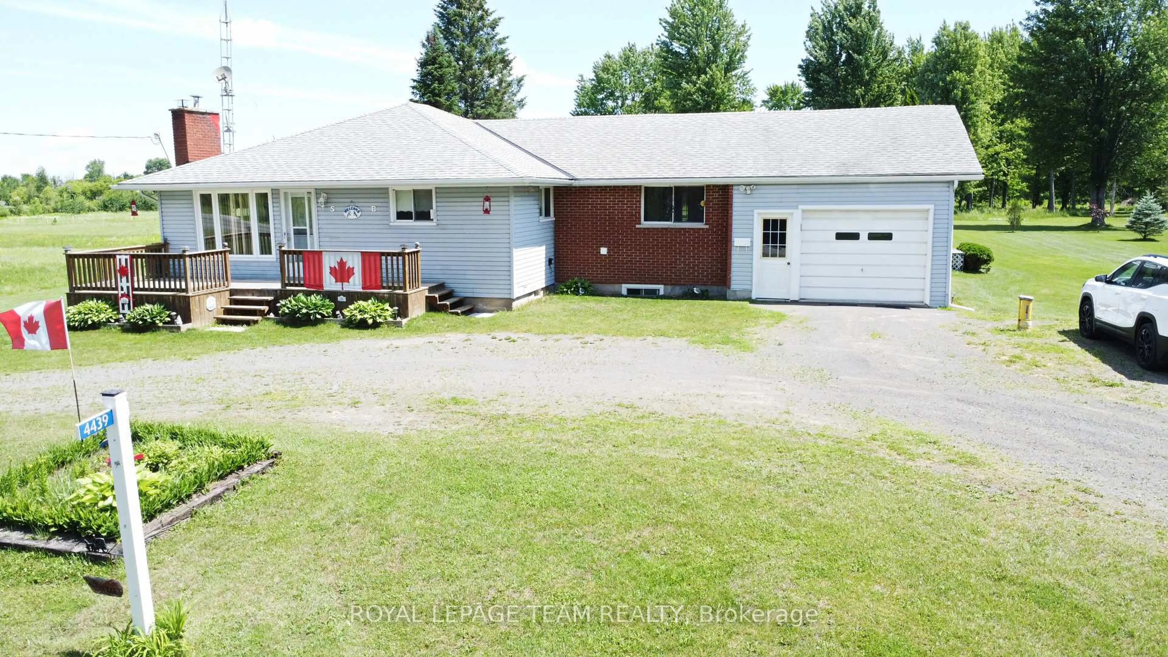 A pic from outside/outdoor area/front of a property/back of a property/a pic from drone, street for 4439 Carman Rd, South Dundas Ontario K0E 1C0