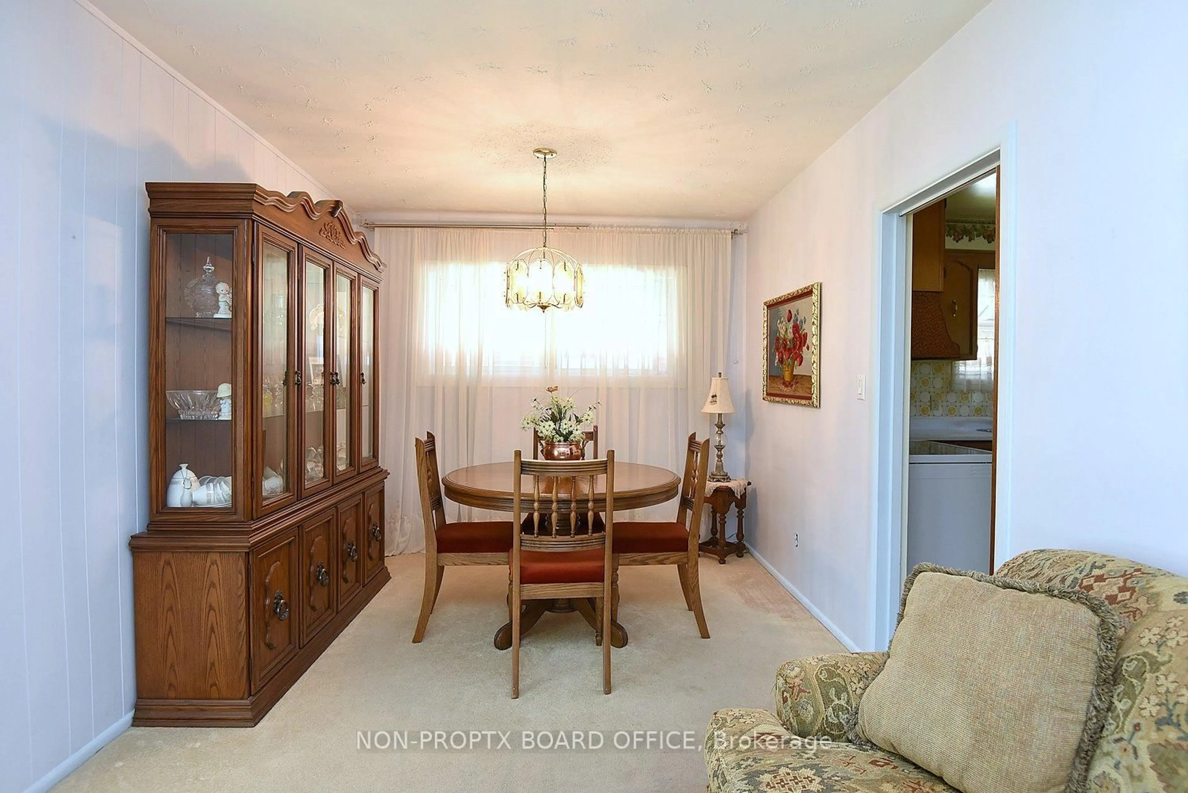 Dining room, unknown for 19 Gildea St, Hamilton Ontario L8V 2G6