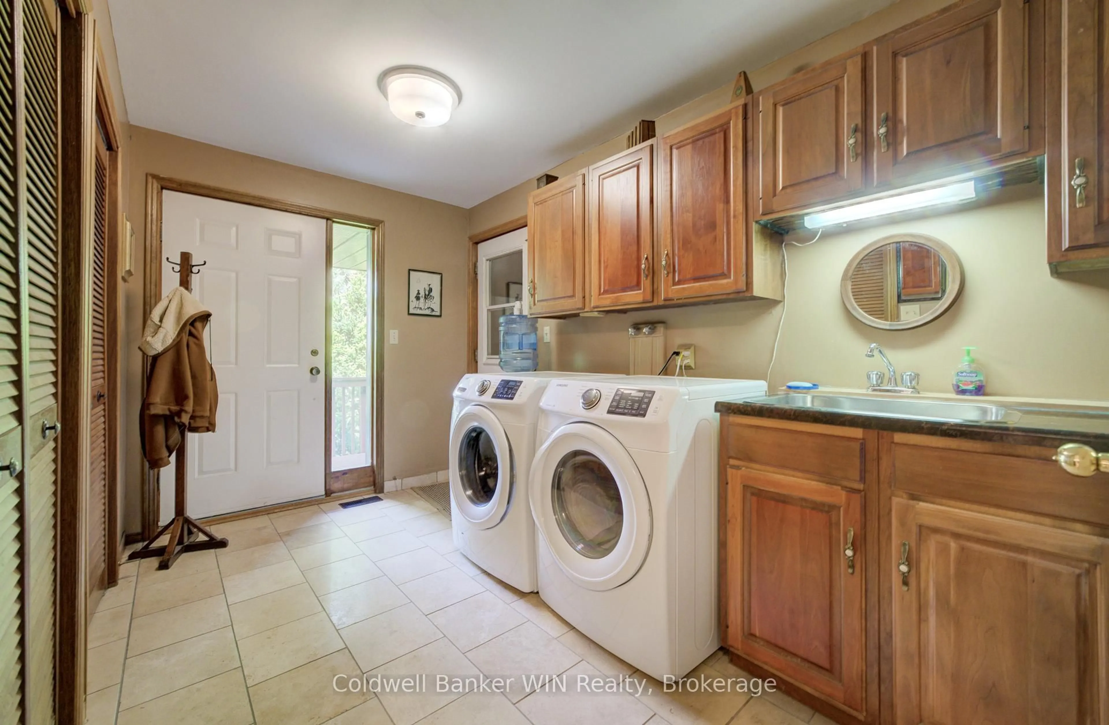 Laundry room for 211269 Baseline Rd, West Grey Ontario N0G 1M0
