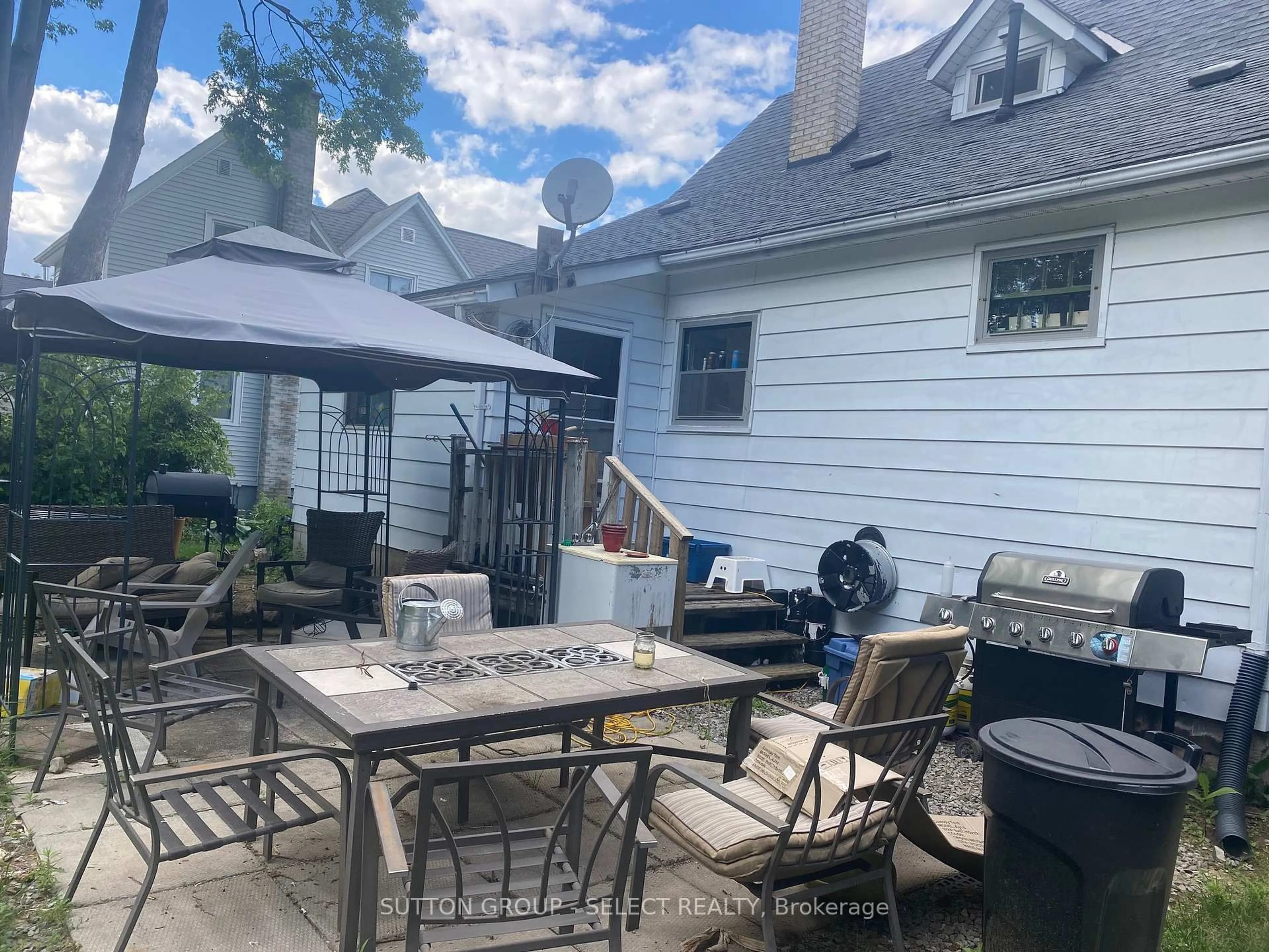 Patio, street for 194 Nancy St, Dutton/Dunwich Ontario N0L 1J0