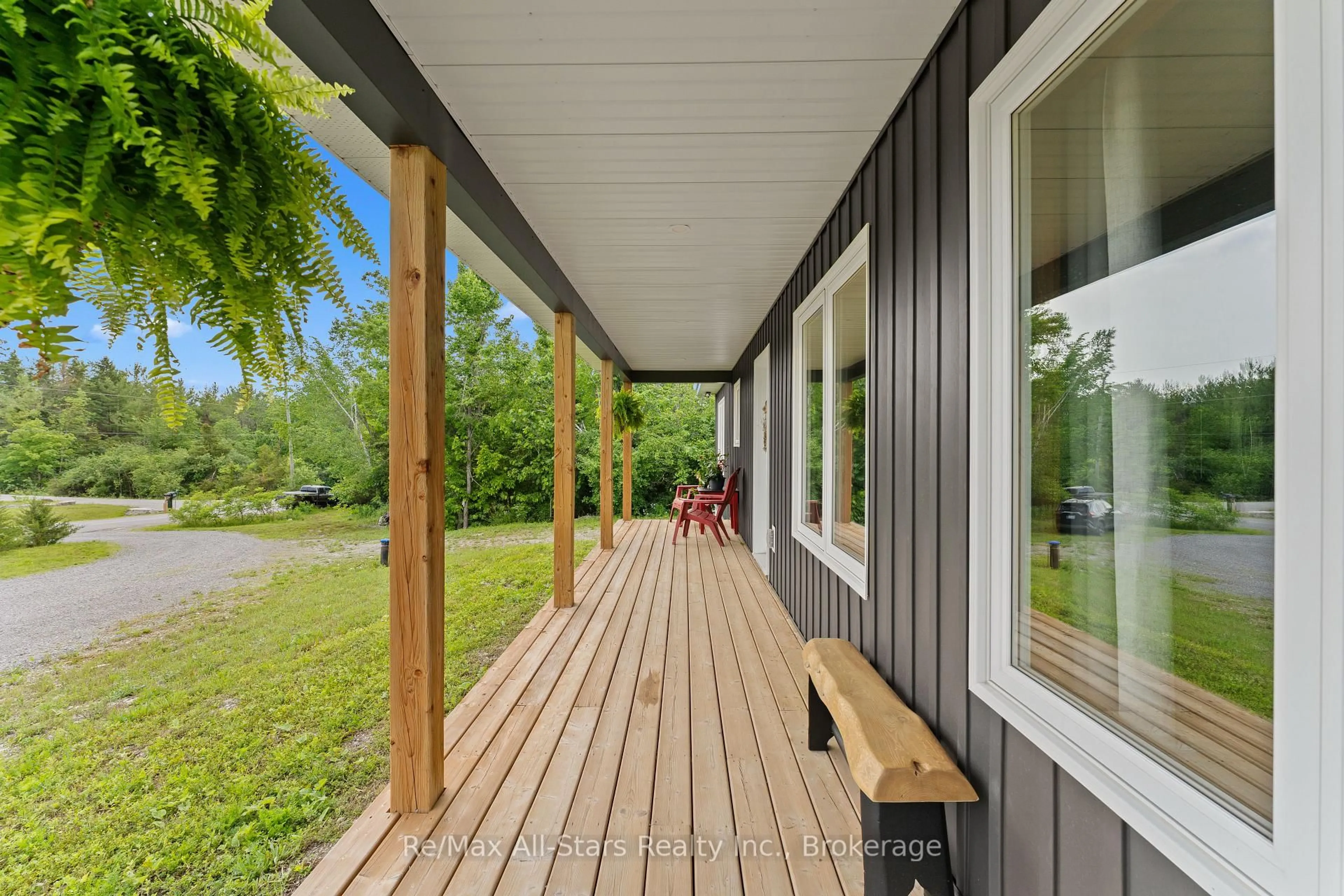 Patio, street for 86 Ellwood Cres, Trent Lakes Ontario K0M 1A0