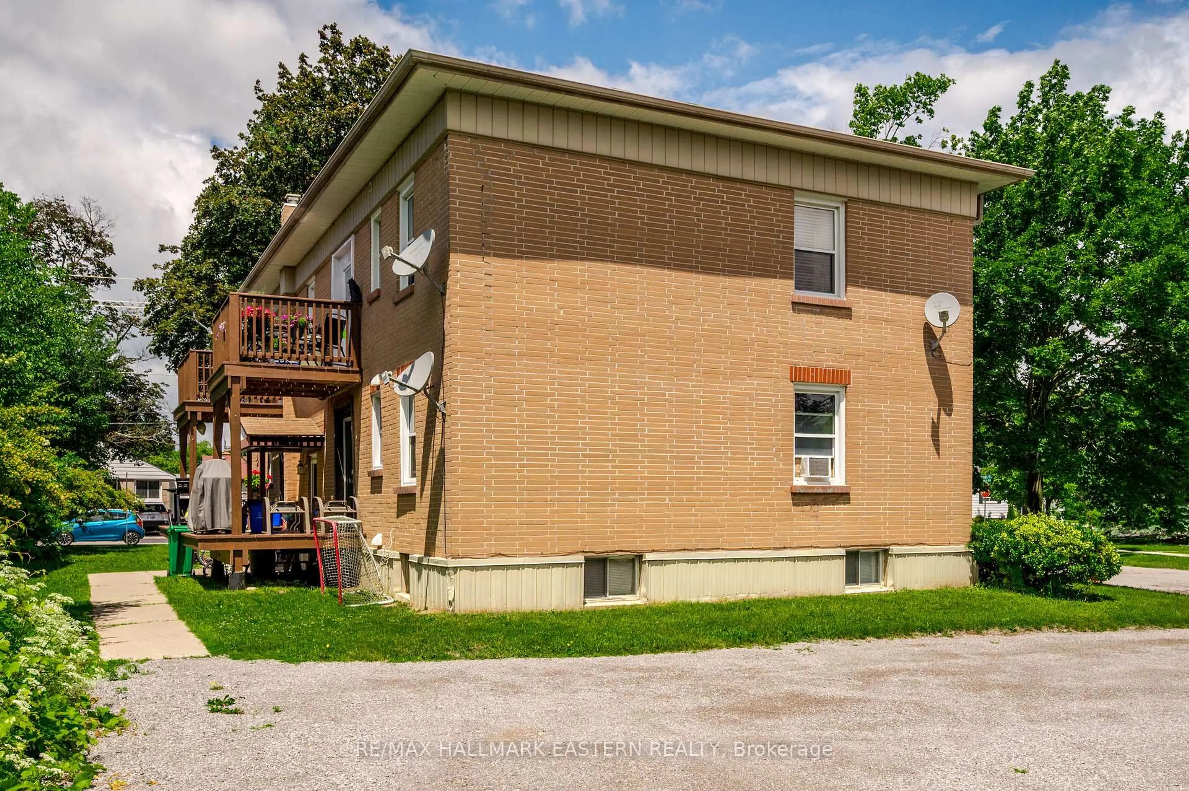 Unknown for 809 Nicholls St, Peterborough Ontario K9H 5T7
