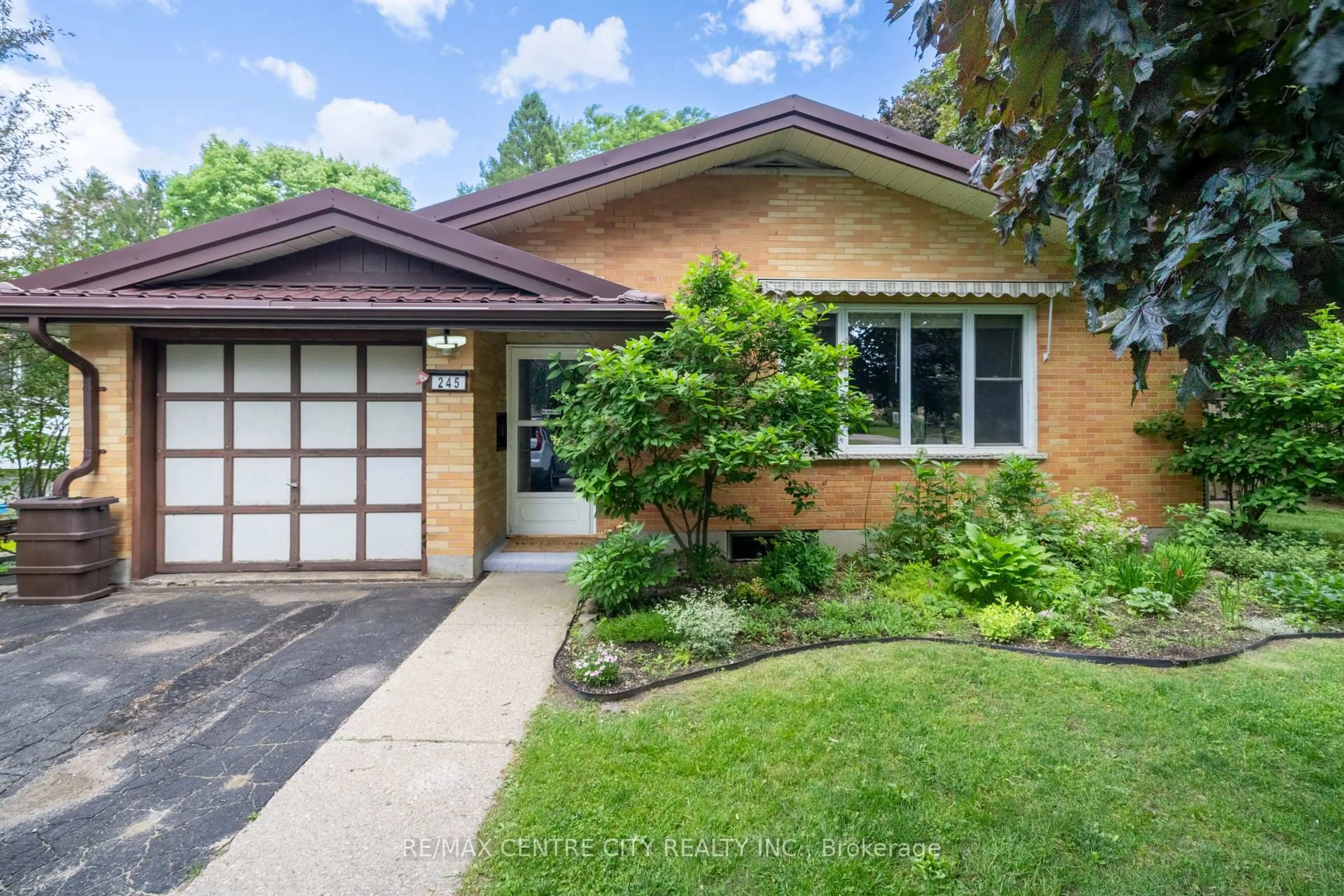 Home with brick exterior material, street for 245 Dominion St, Strathroy-Caradoc Ontario N7G 3G9