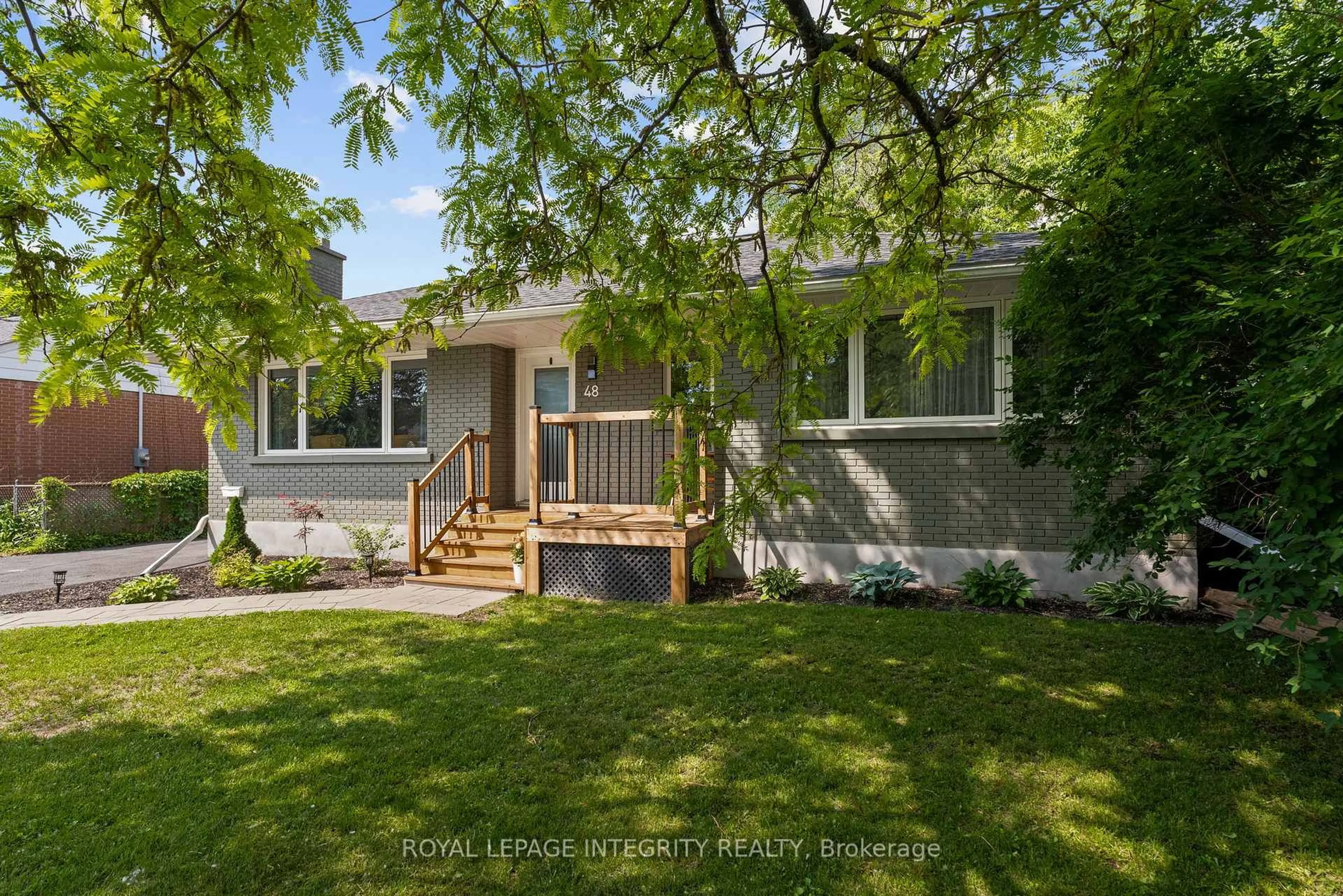 A pic from outside/outdoor area/front of a property/back of a property/a pic from drone, street for 48 Dunham St, Ottawa Ontario K1J 7L8