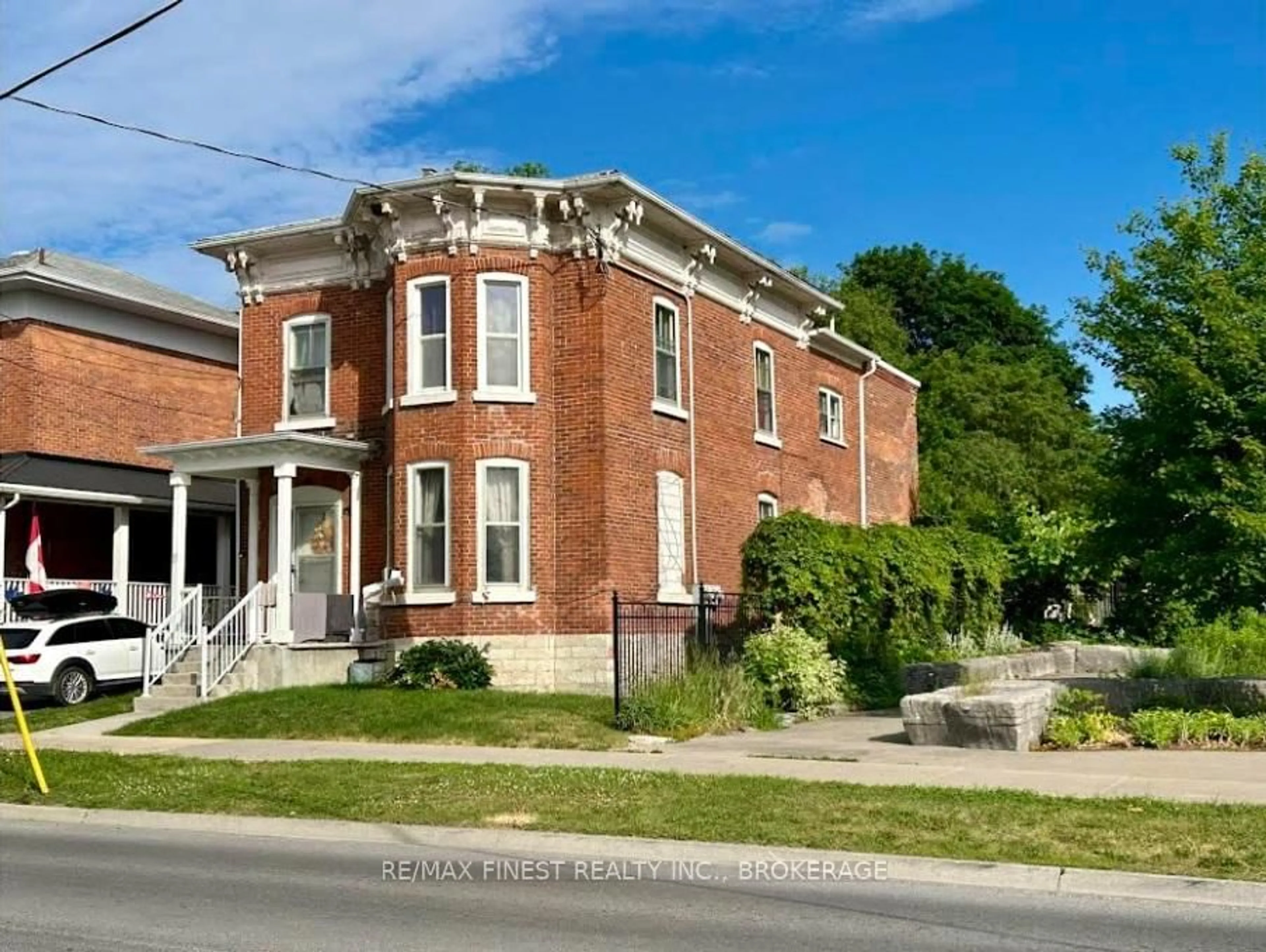 Home with brick exterior material, building for 11 Bridge St #west, Greater Napanee Ontario K7R 2C2