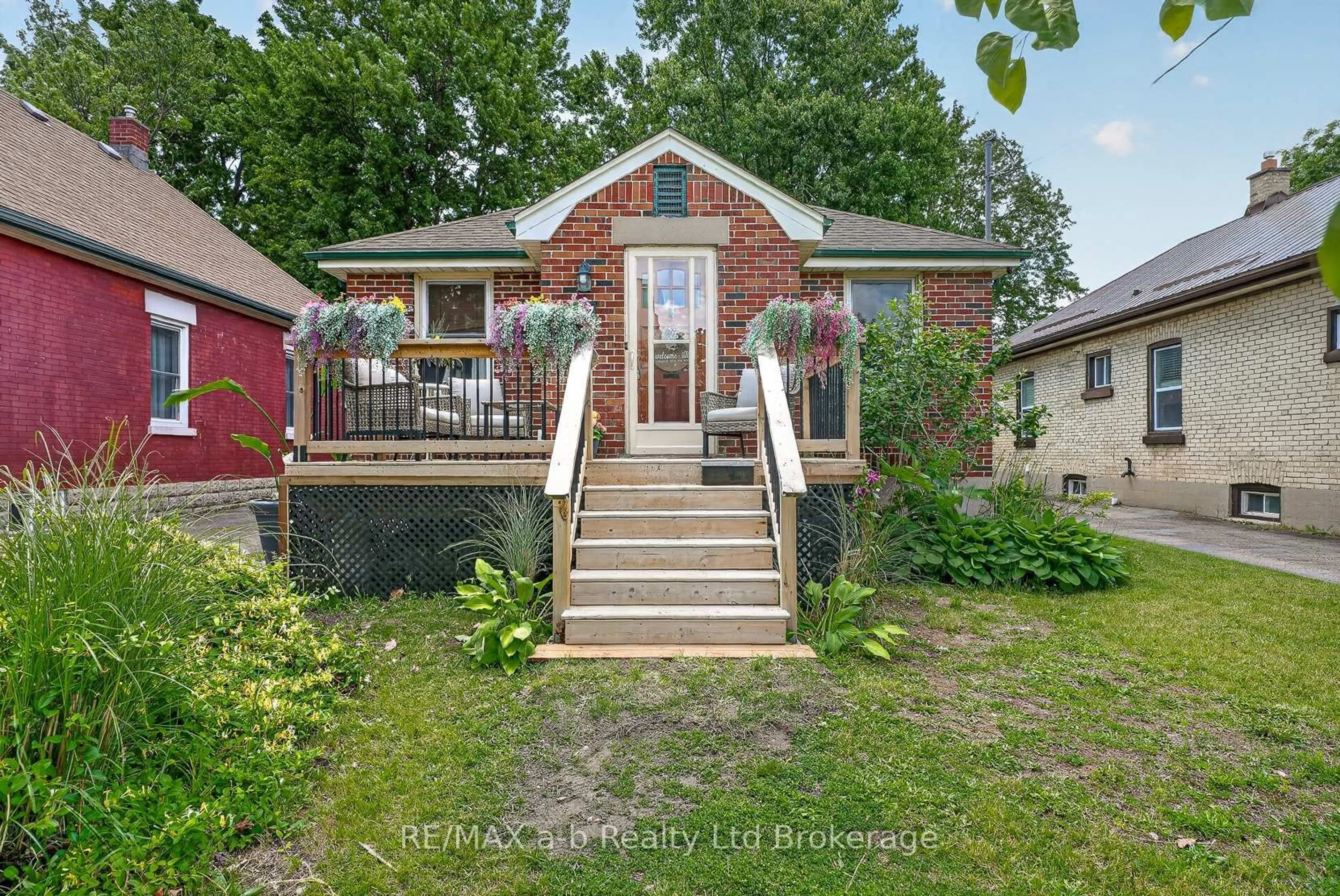 Unknown for 47 Burslem St, London East Ontario N5W 2V6