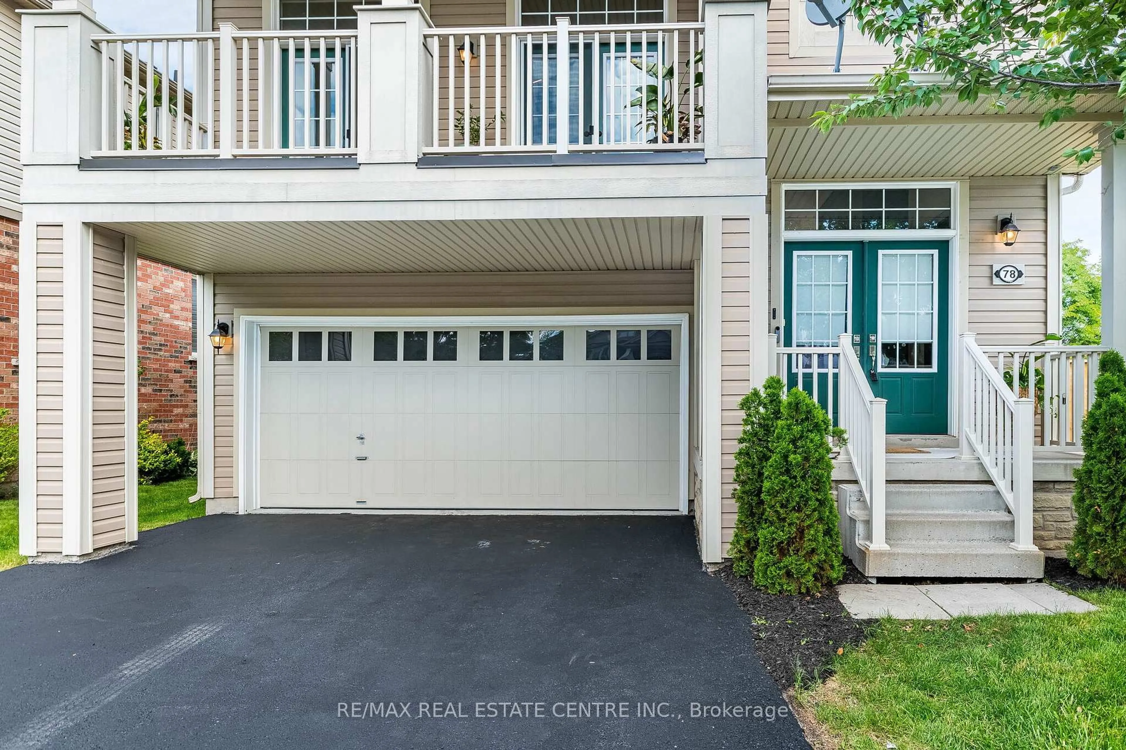 Home with vinyl exterior material, water/lake/river/ocean view for 78 Lambert Cres, Brantford Ontario N3T 0E9