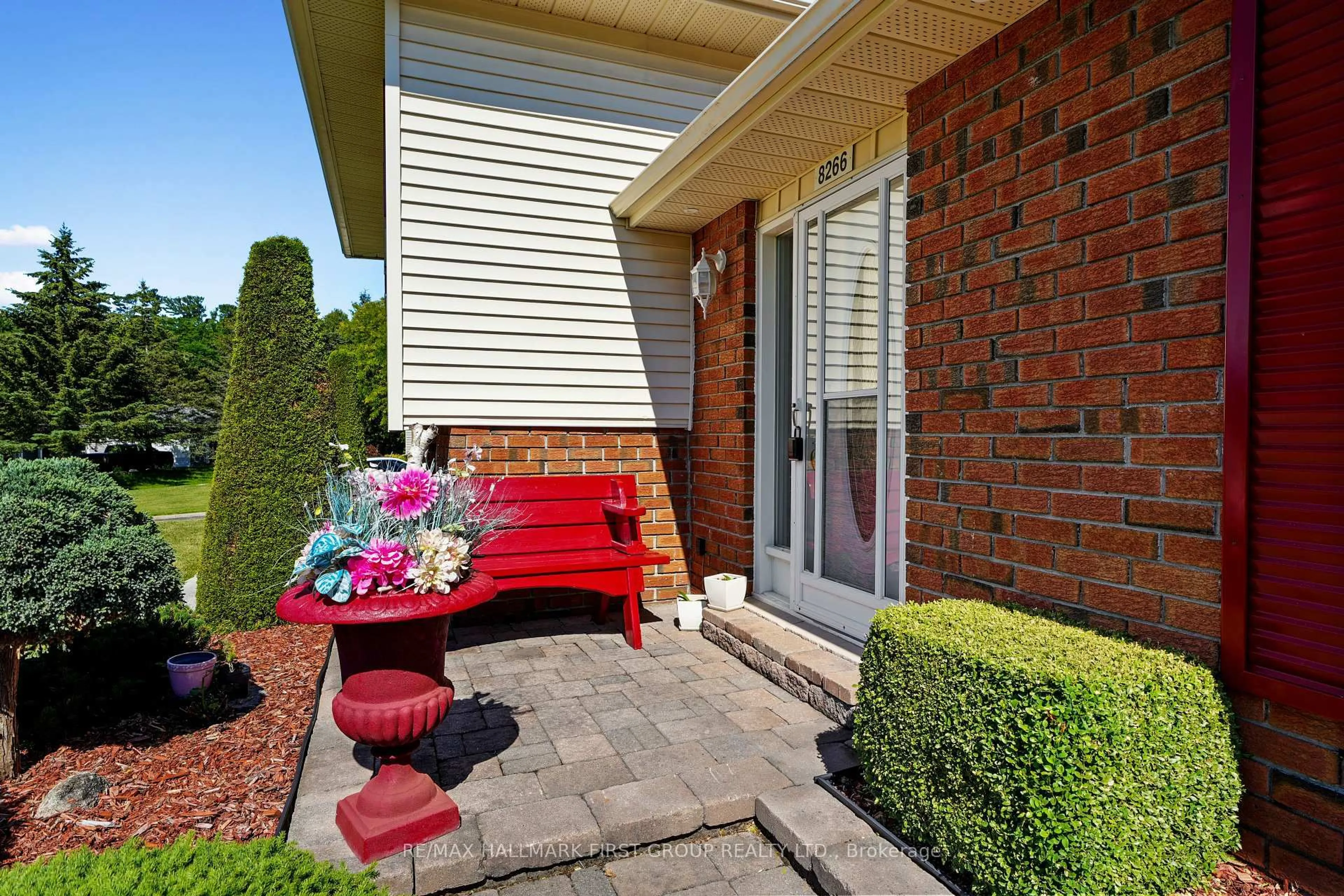 Patio, street for 8266 Albert Crt, Hamilton Township Ontario K9A 4J7
