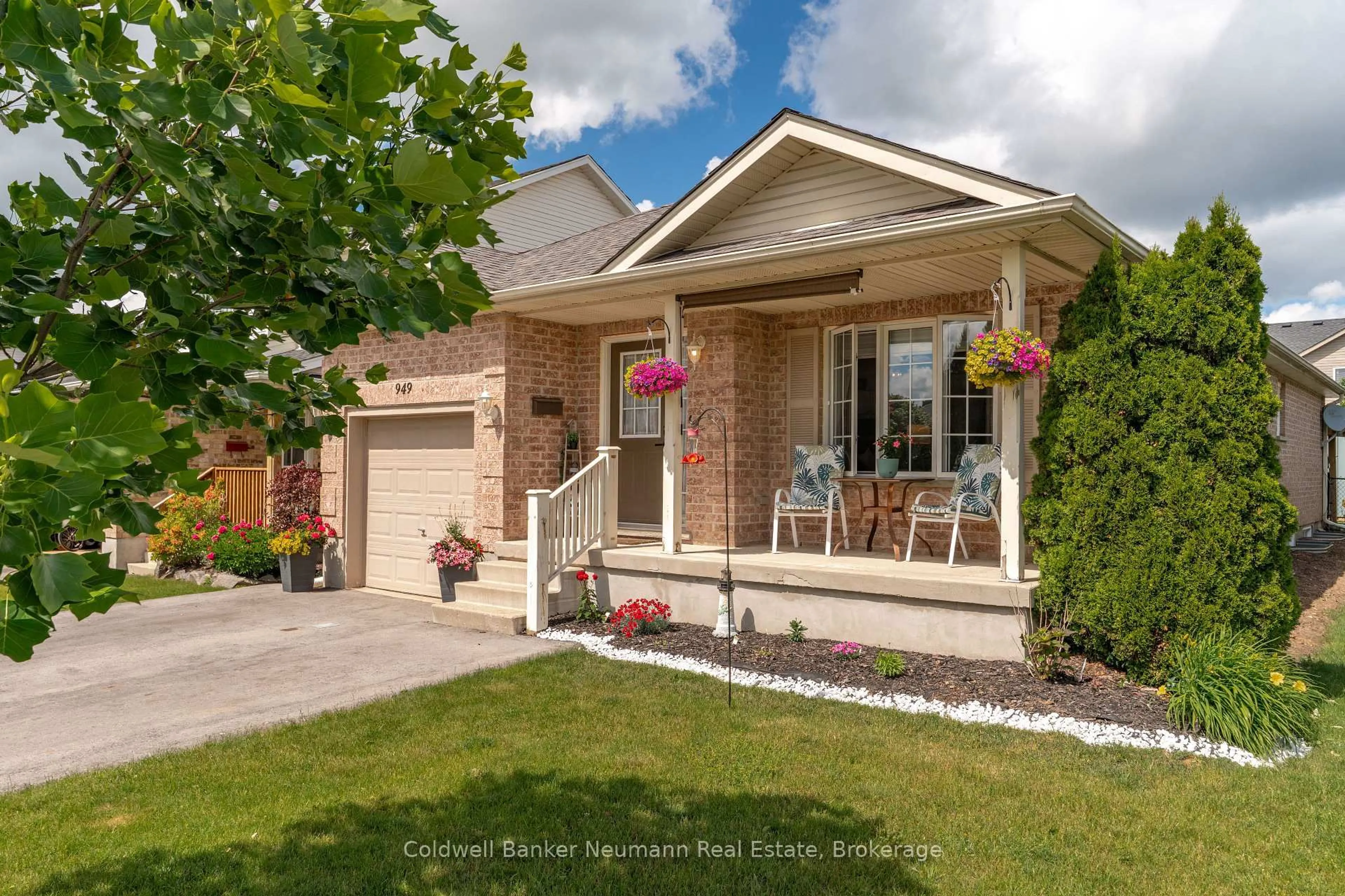 Home with brick exterior material, street for 949 Gzowski St, Centre Wellington Ontario N1M 3W1