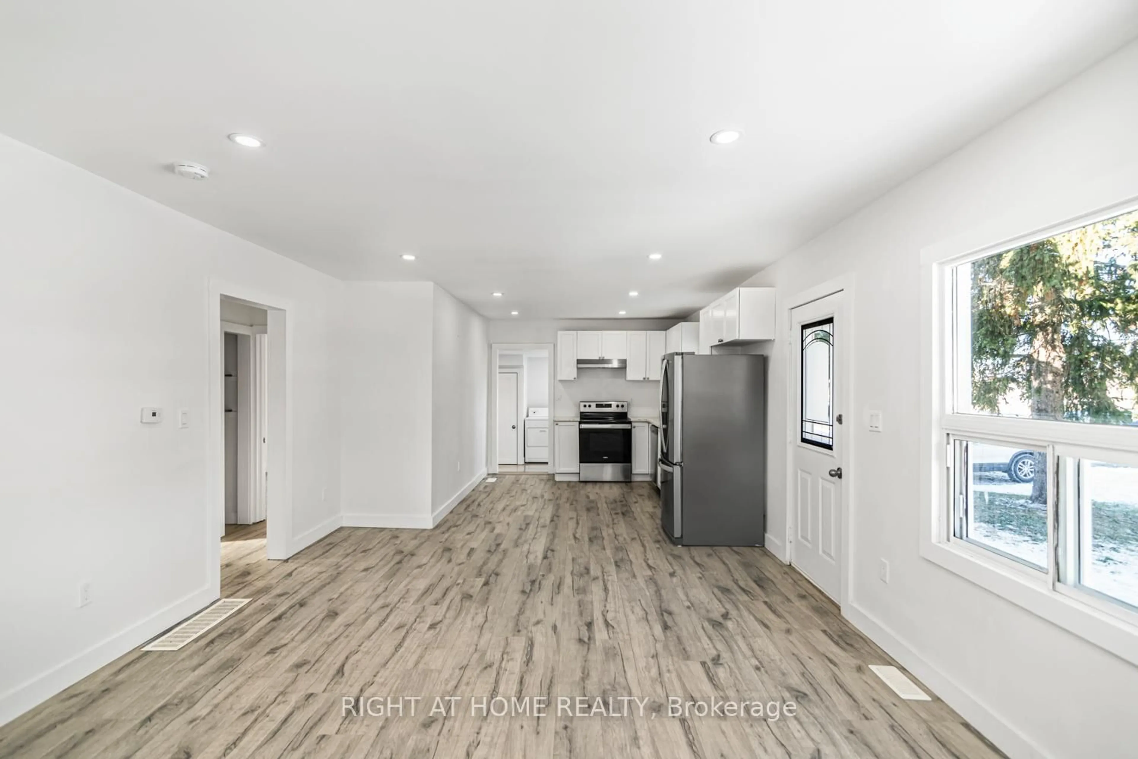 Unknown for 100 Green Mountain Rd, Hamilton Ontario L8J 2W4