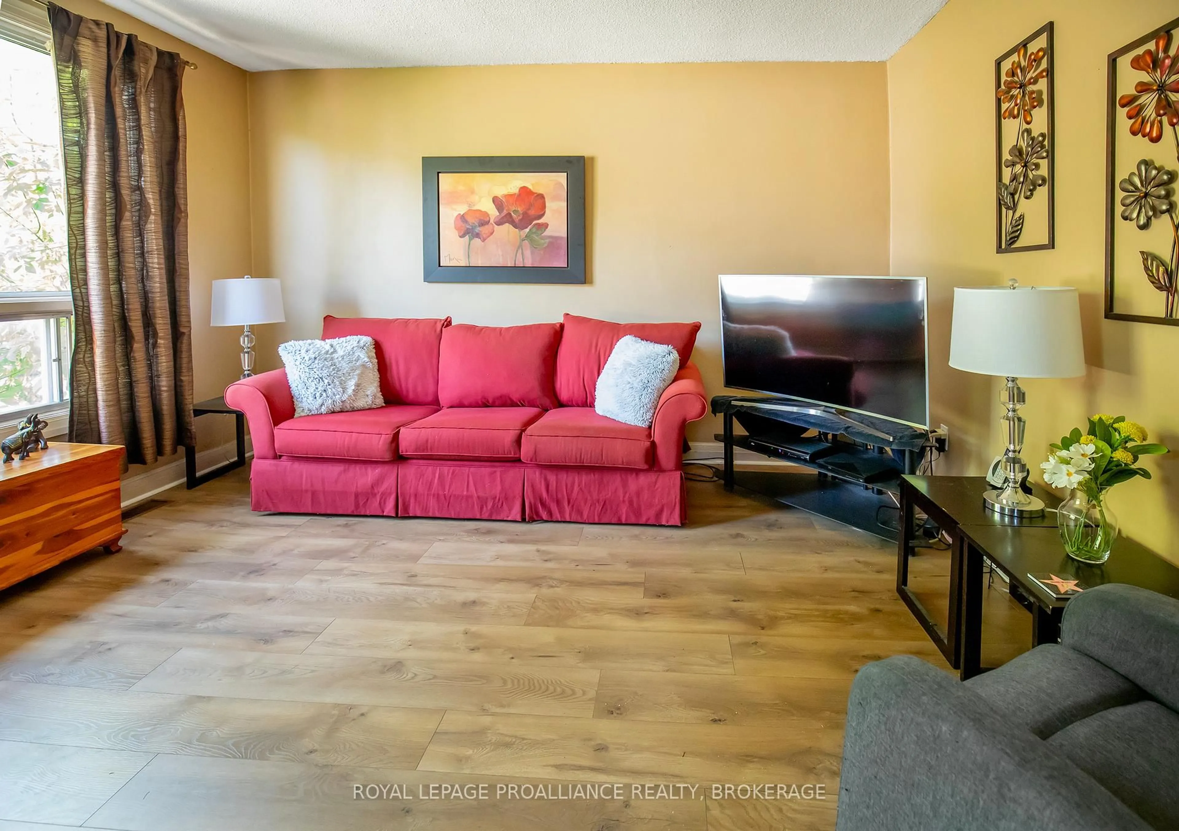 Living room with furniture, unknown for 238 Mack St, Kingston Ontario K7L 1P7