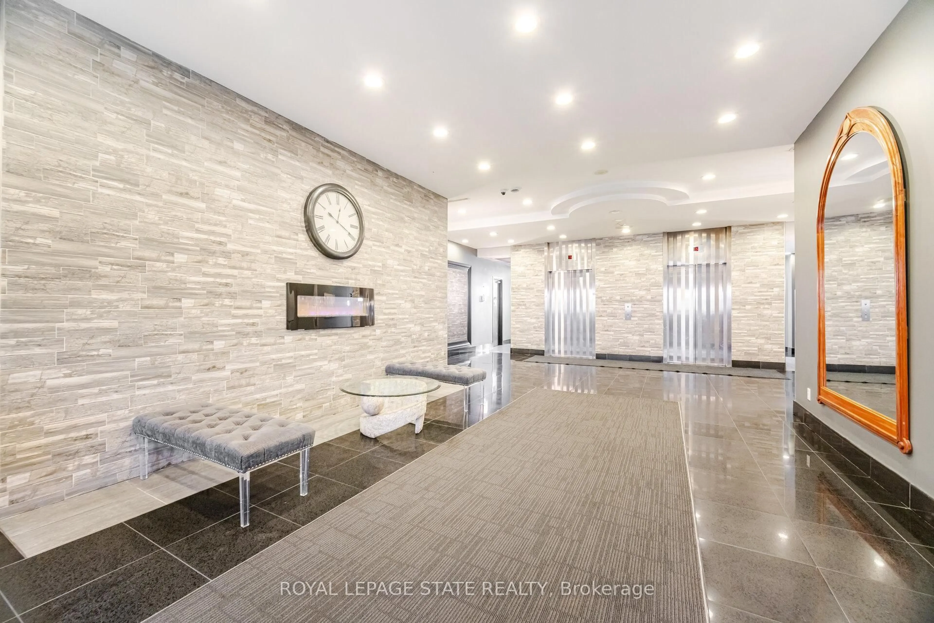 Lobby for 135 James St #909, Hamilton Ontario L8P 2Z6